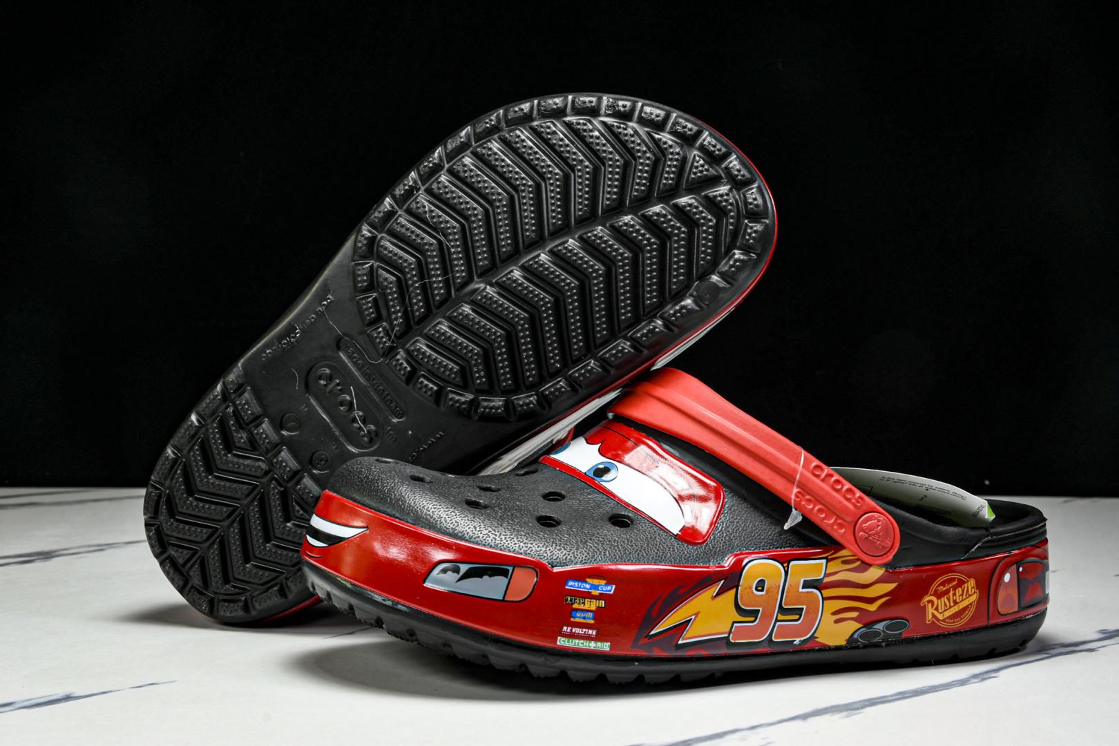  Cars x Crocs卡骆驰Classic clogLightning McQueen休闲舒适洞洞鞋