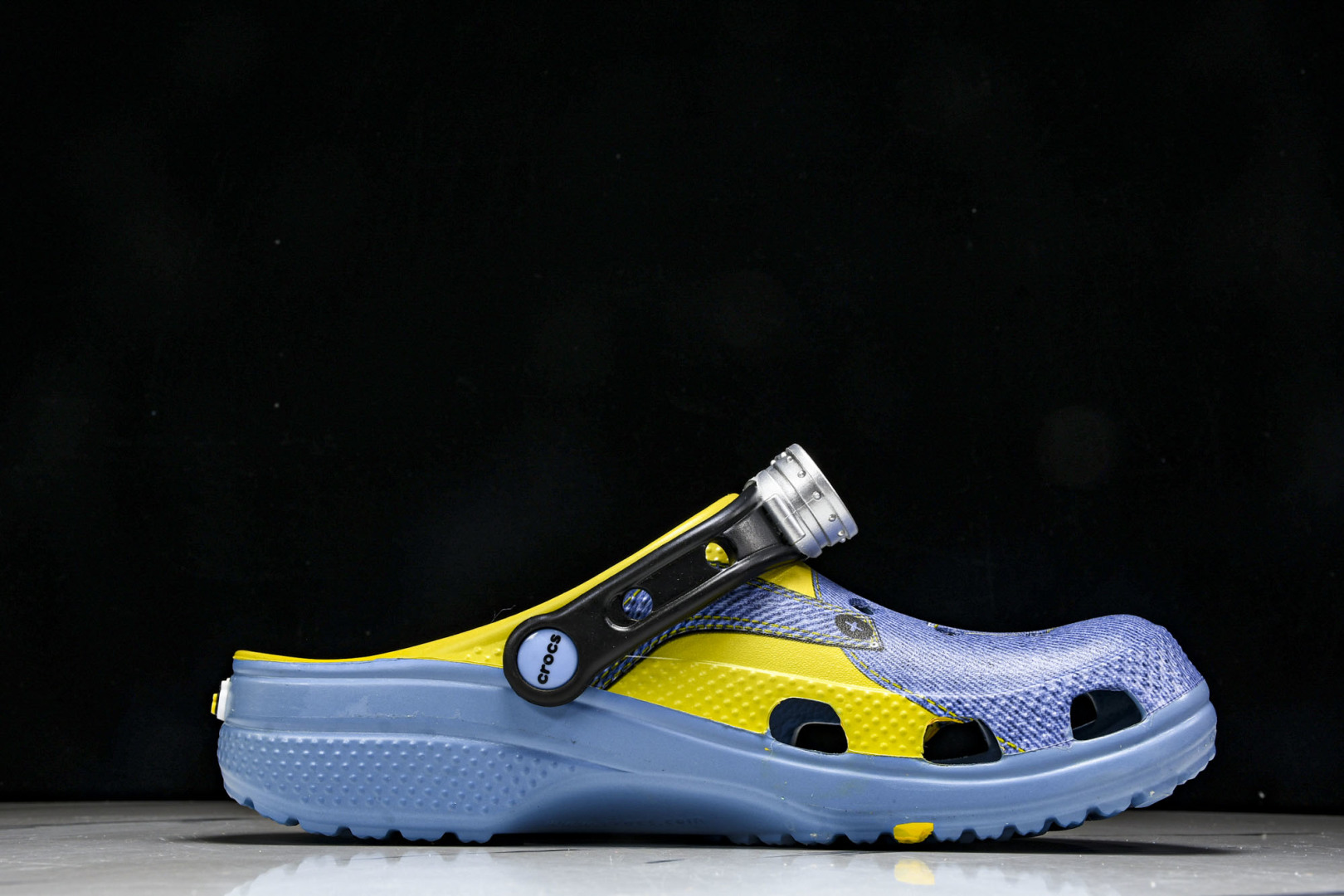  Crocs卡骆驰 小黄人限定合作系列EVA 经典一脚蹬包头洞洞鞋 蓝黄色 -001 尺码：M4（36-