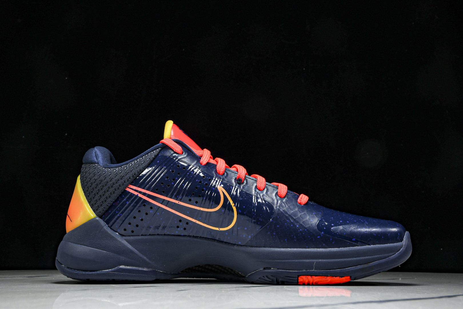  Caitlin Clark x Nike Kobe 5 Protro Indiana Fever 科比