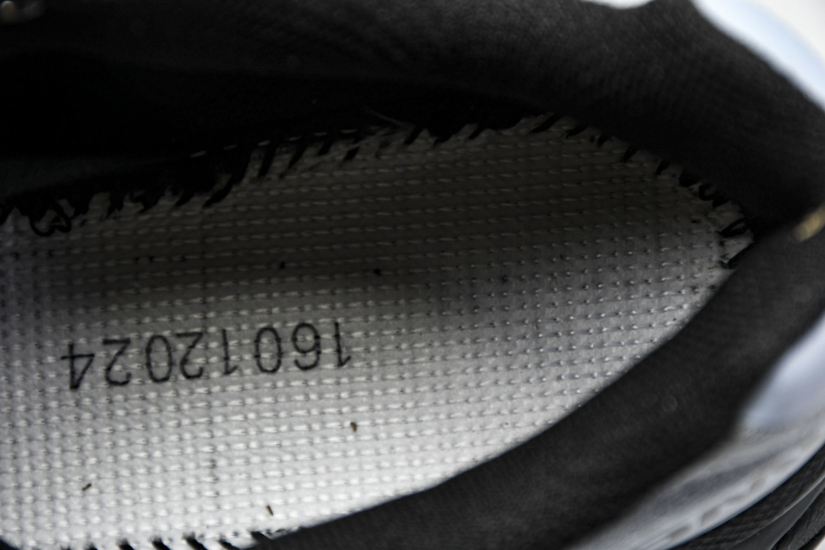  Salomon XT-6 Chromatic Blue Fog 彩色渐变蓝  尺码：36 36.5 3