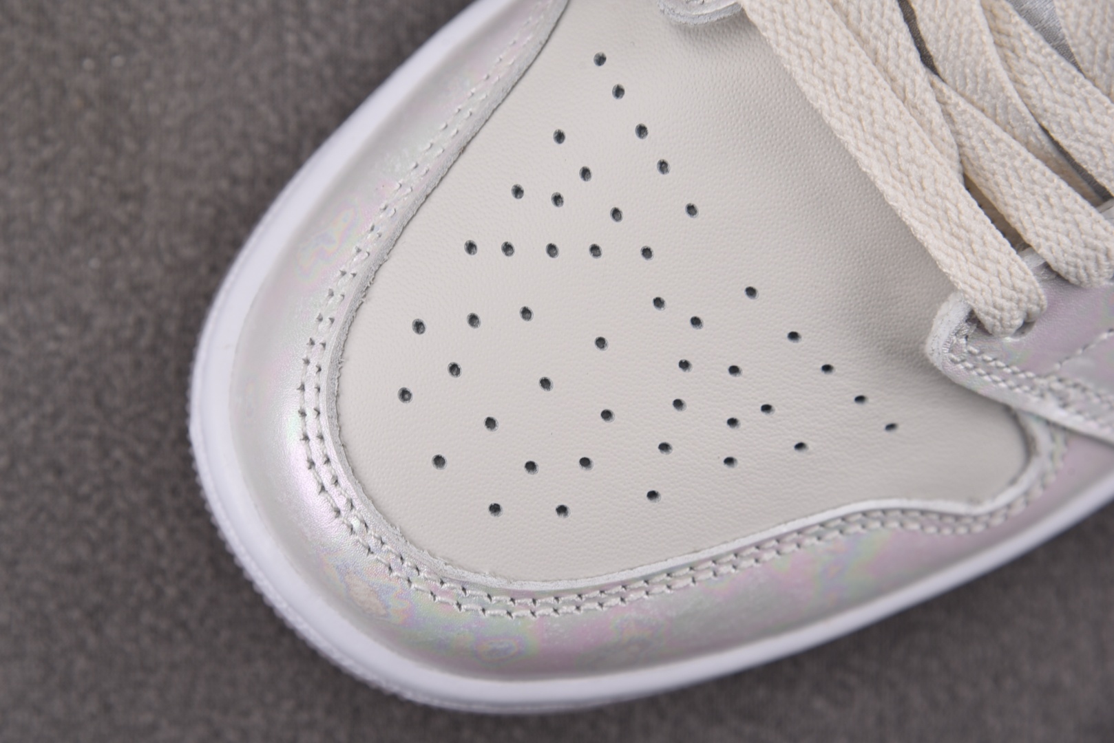 AJ低帮 尺码35.5-46

纯原版出品-Air Jordan 1 Low SE Year of th