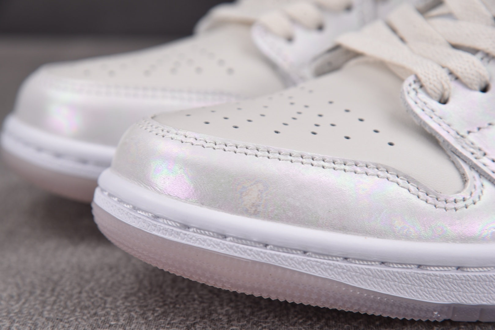AJ低帮 尺码35.5-46

纯原版出品-Air Jordan 1 Low SE Year of th