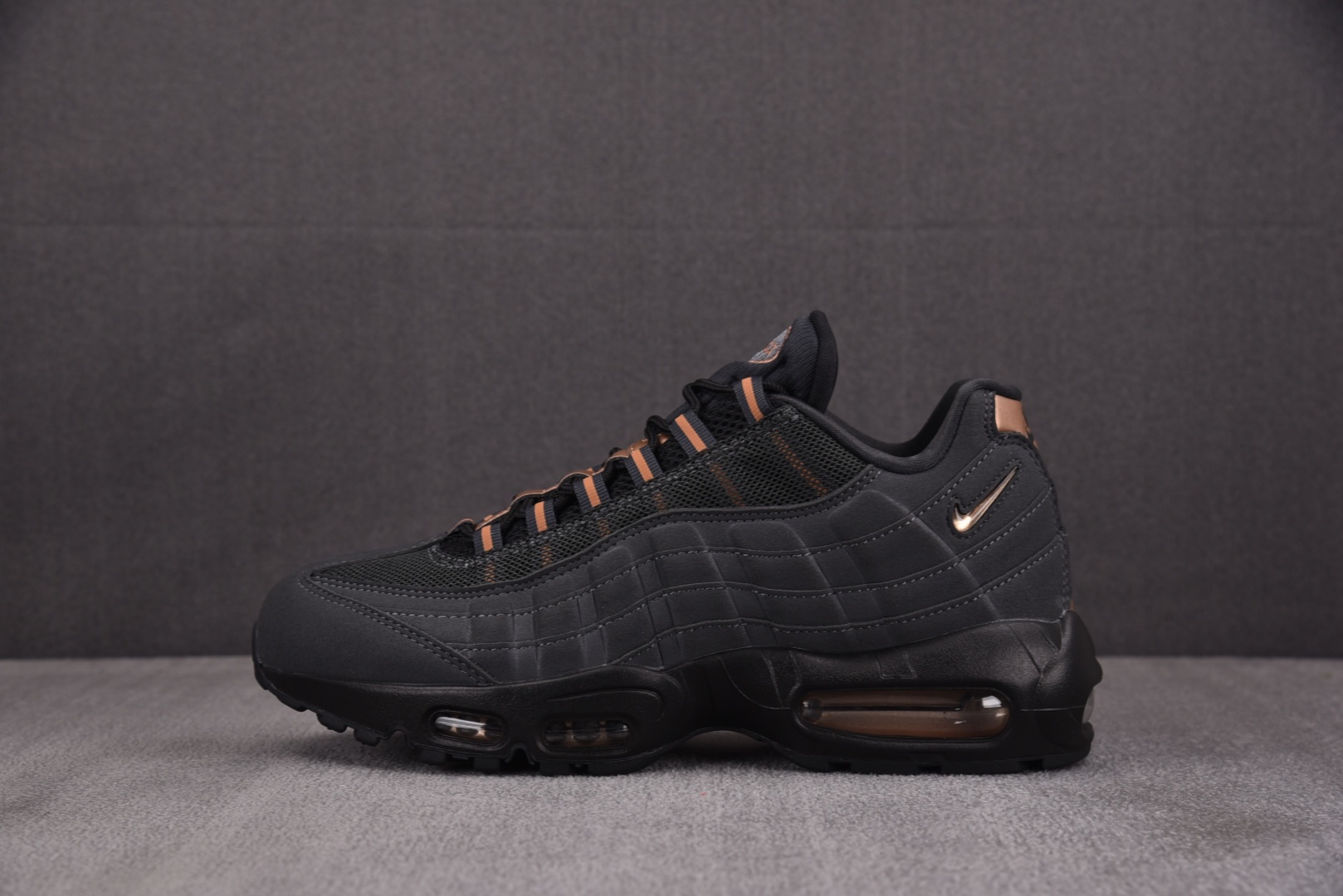  Nike Air Max 95 复古减震气垫跑鞋 HQ6457-001 尺寸 40 40.5 41 4