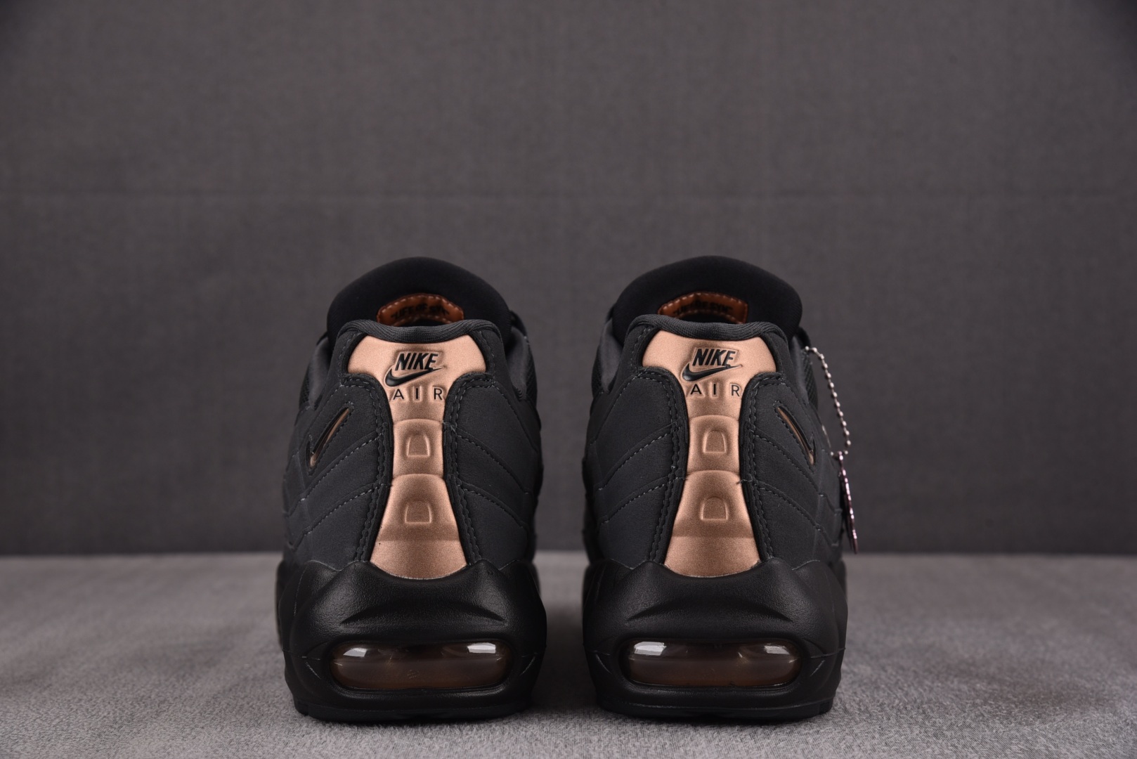  Nike Air Max 95 复古减震气垫跑鞋 HQ6457-001 尺寸 40 40.5 41 4