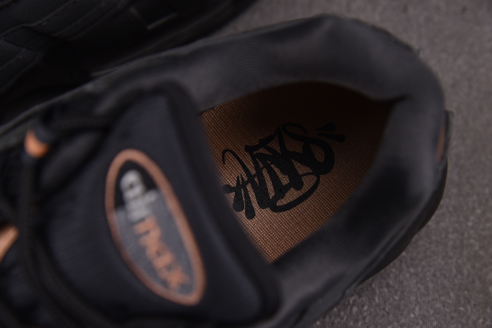  Nike Air Max 95 复古减震气垫跑鞋 HQ6457-001 尺寸 40 40.5 41 4