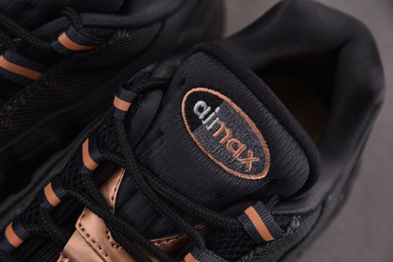 Nike Air Max 95 复古减震气垫跑鞋 HQ6457-001 尺寸 40 40.5 41 4