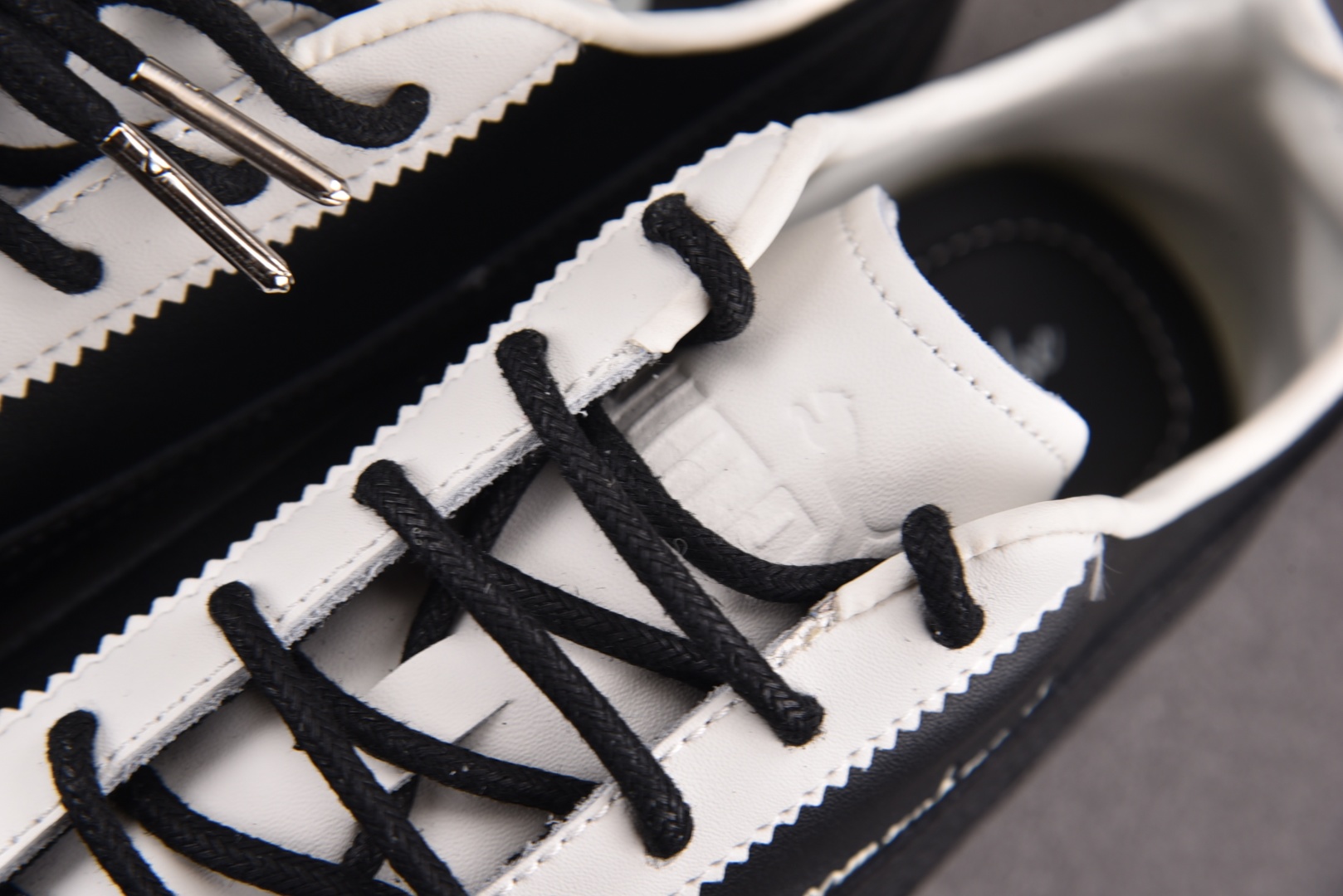 彪马 尺码36-45

纯原版出品-Puma SPeedcat x Noafterno Black Wh