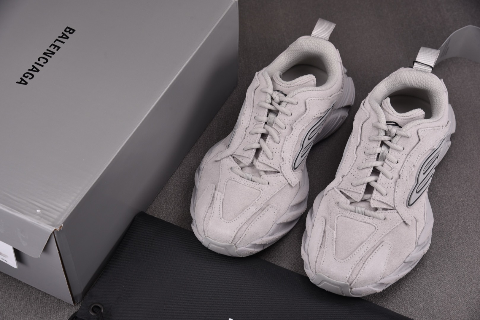 巴黎 尺码36-45

纯原版出品-Balenciaga Monday Light Grey 浅灰 YZ