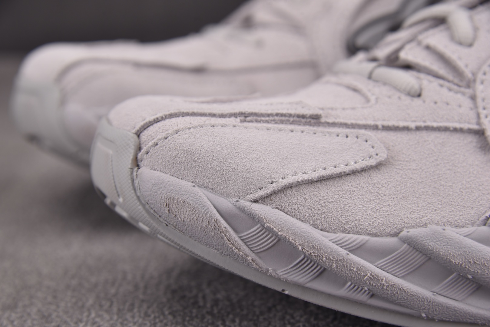巴黎 尺码36-45

纯原版出品-Balenciaga Monday Light Grey 浅灰 YZ