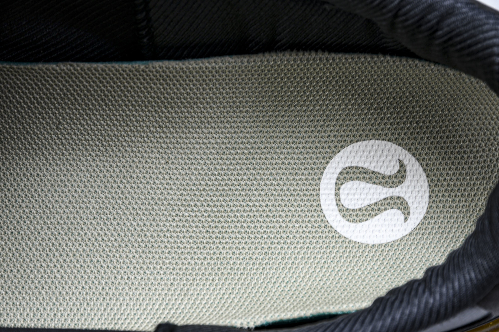  Lululemon Cityverse 露露乐蒙 低帮运动休闲板鞋 LW9AV8S 01-24 尺码 