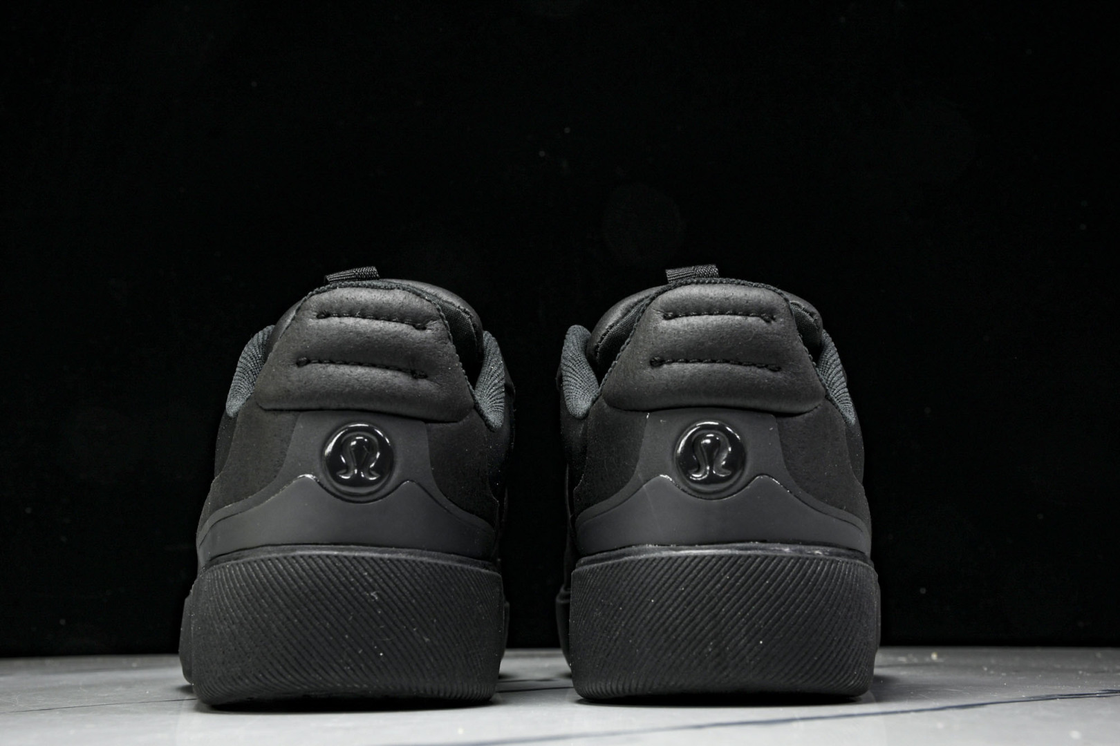  Lululemon Cityverse 露露乐蒙 低帮运动休闲板鞋 LW9AV8S 04-24 尺码 