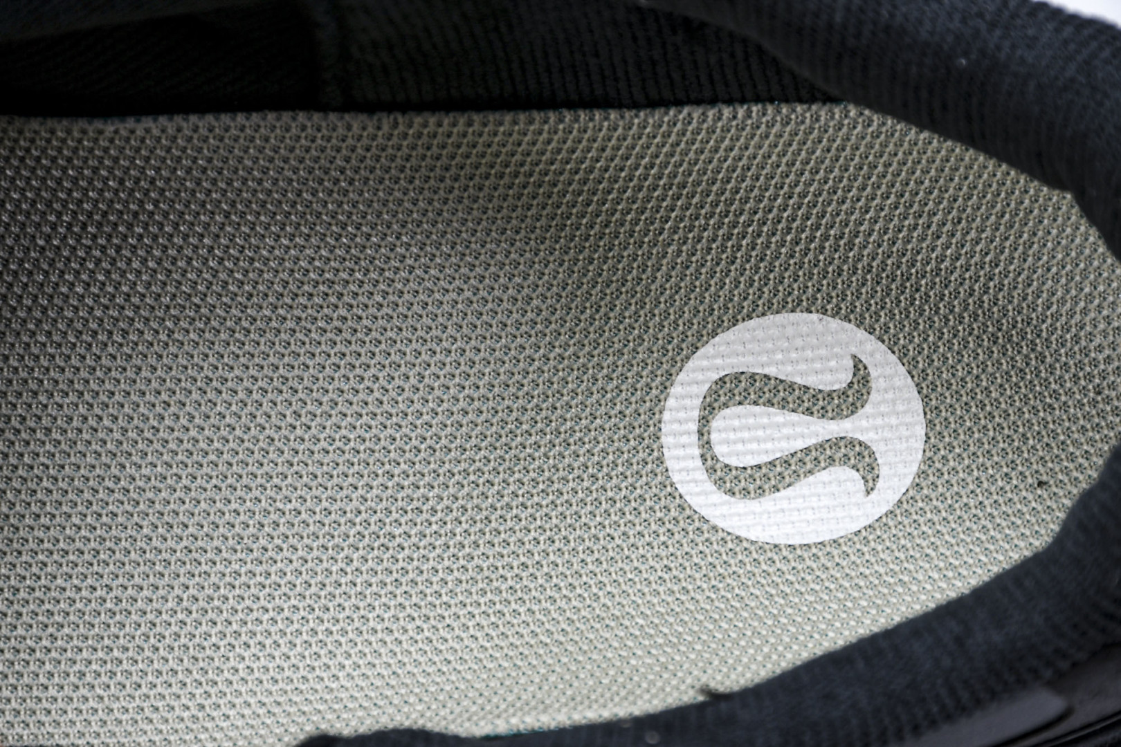  Lululemon Cityverse 露露乐蒙 低帮运动休闲板鞋 LW9AV8S 04-24 尺码 
