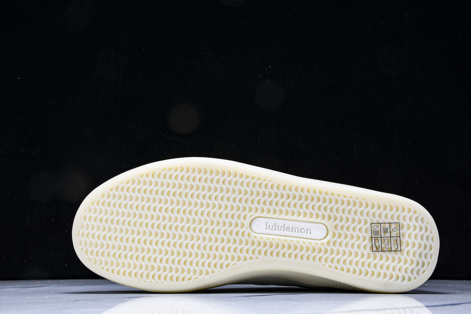  Lululemon Cityverse 露露乐蒙 低帮运动休闲板鞋 LW9FFIS 01-24 尺码 
