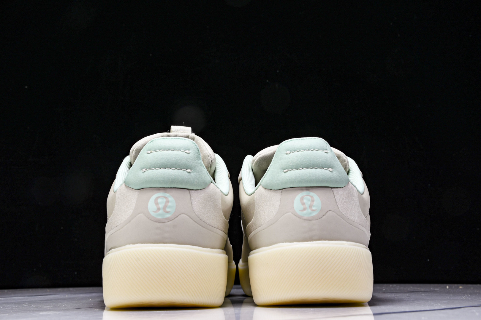  Lululemon Cityverse 露露乐蒙 低帮运动休闲板鞋 LW9FFIS 01-25 尺码 