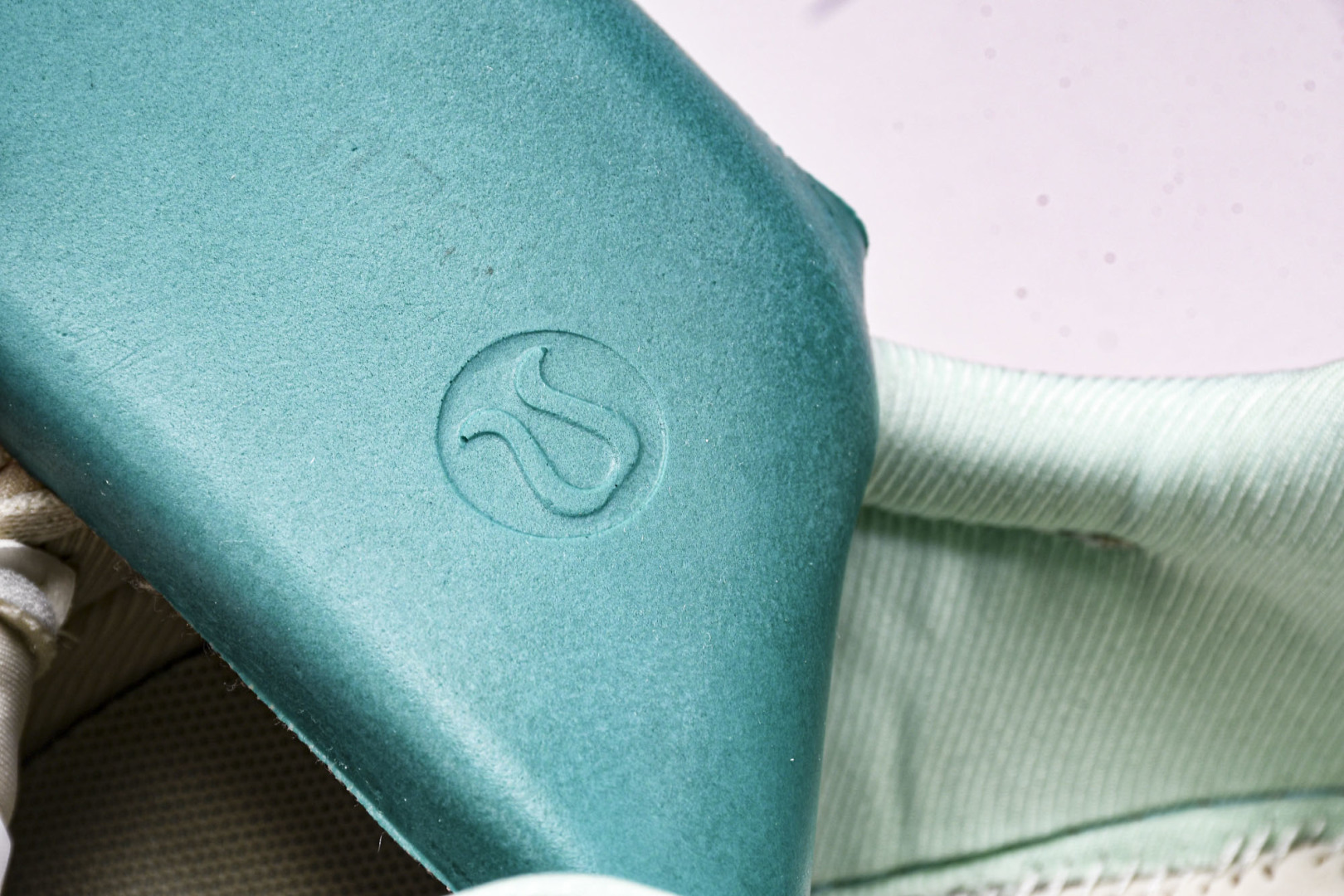  Lululemon Cityverse 露露乐蒙 低帮运动休闲板鞋 LW9FFIS 01-25 尺码 