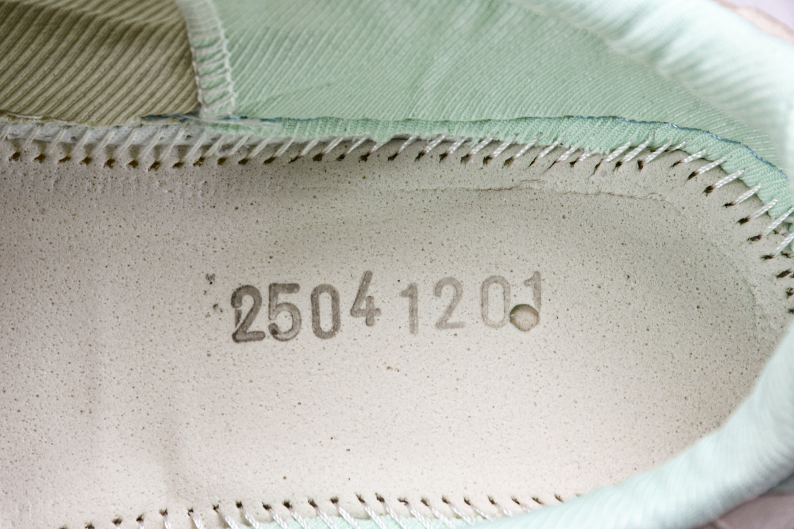  Lululemon Cityverse 露露乐蒙 低帮运动休闲板鞋 LW9FFIS 01-25 尺码 