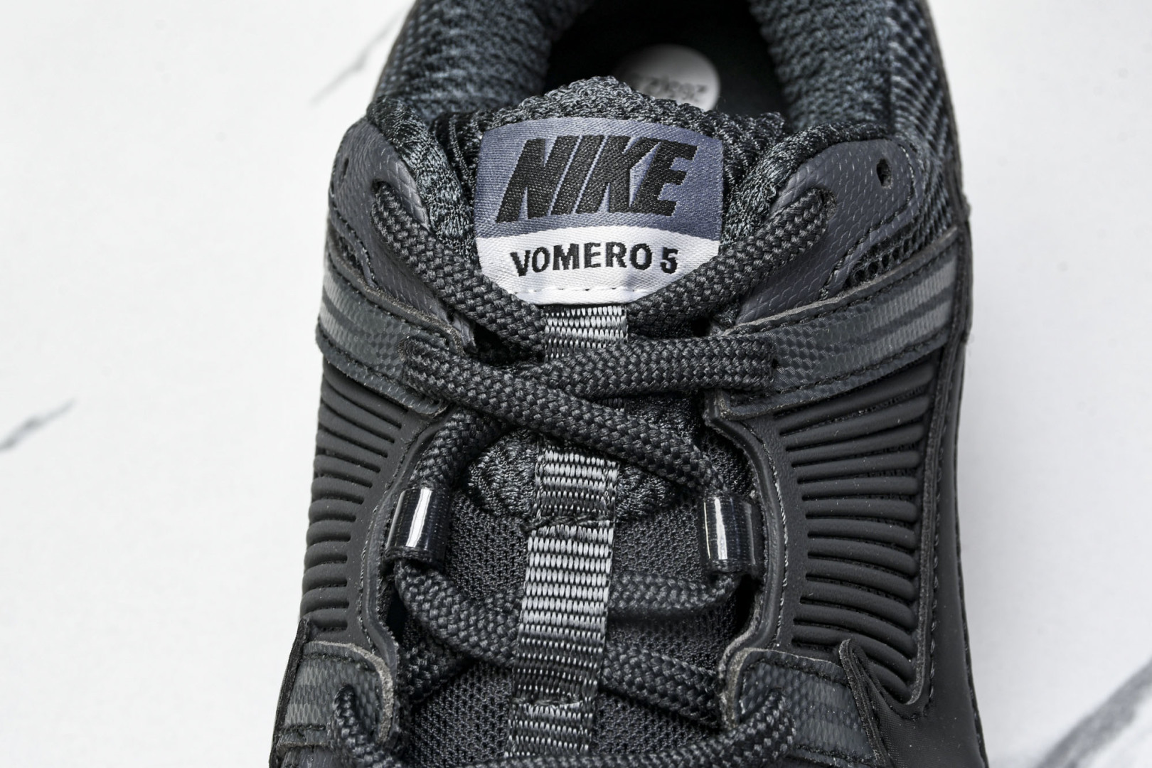  Nk Zoom Vomero 5 SP 佛莫罗5代系列经典复古休闲运动慢跑鞋 BV1358-002 尺