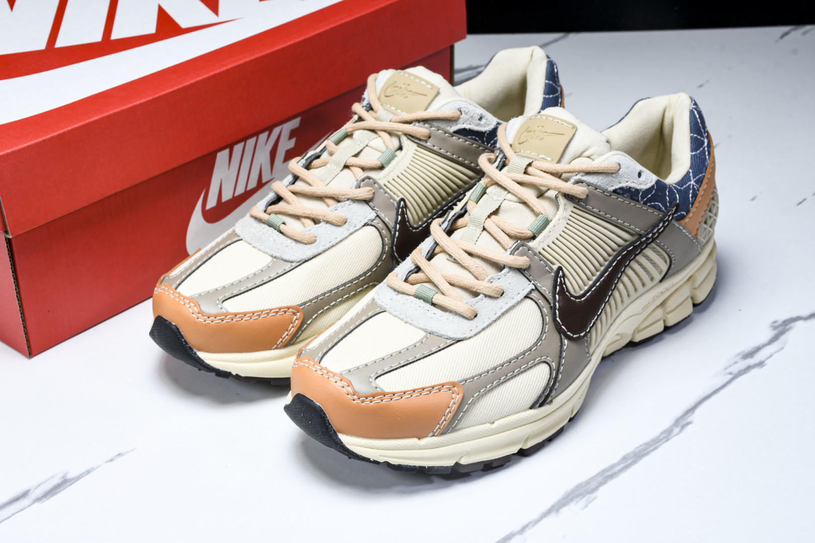  Nk Zoom Vomero 5 SP 佛莫罗5代系列经典复古休闲运动慢跑鞋 FZ5051-121 尺