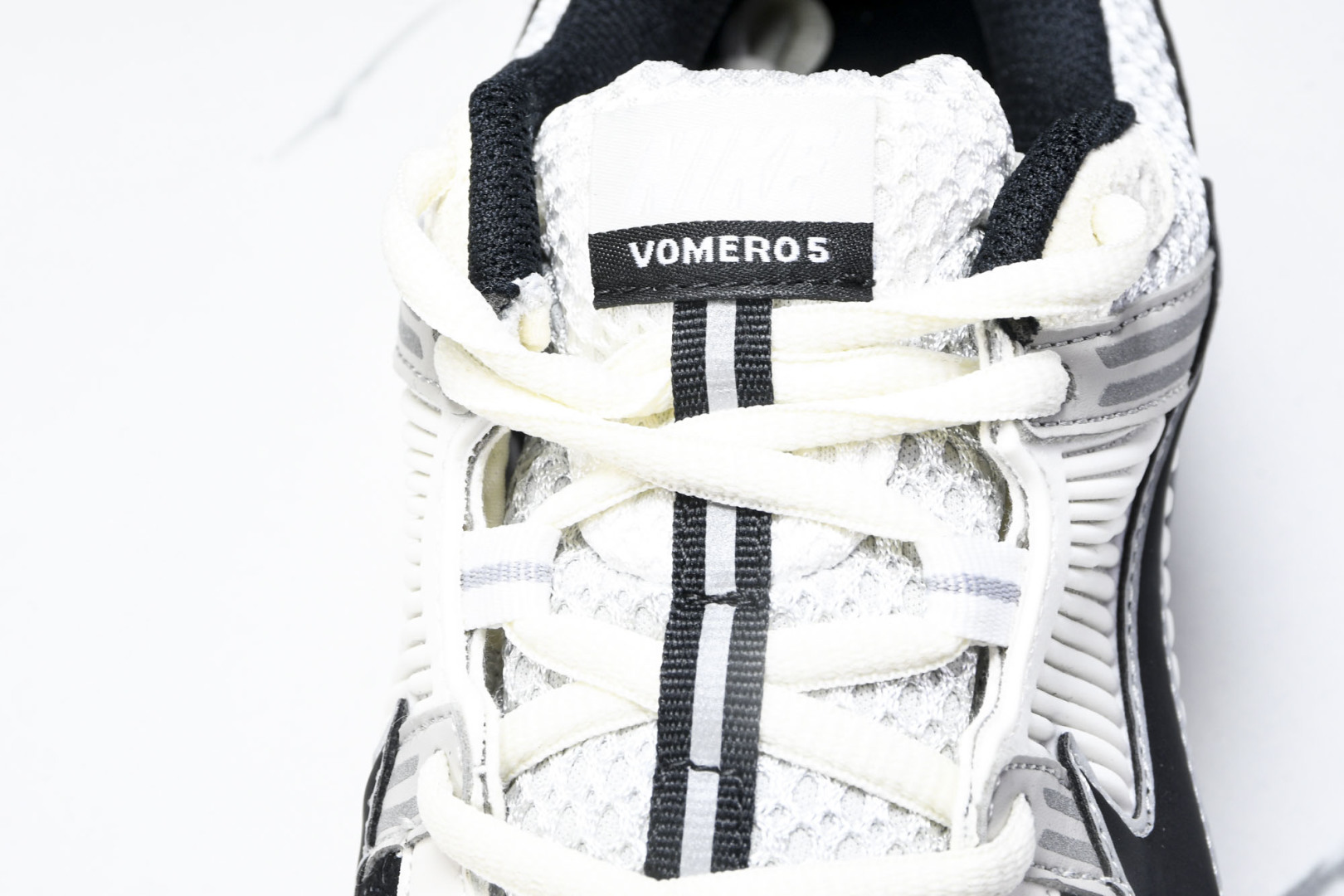  Nk Zoom Vomero 5 SP 佛莫罗5代系列经典复古休闲运动慢跑鞋 HQ1182-001 尺