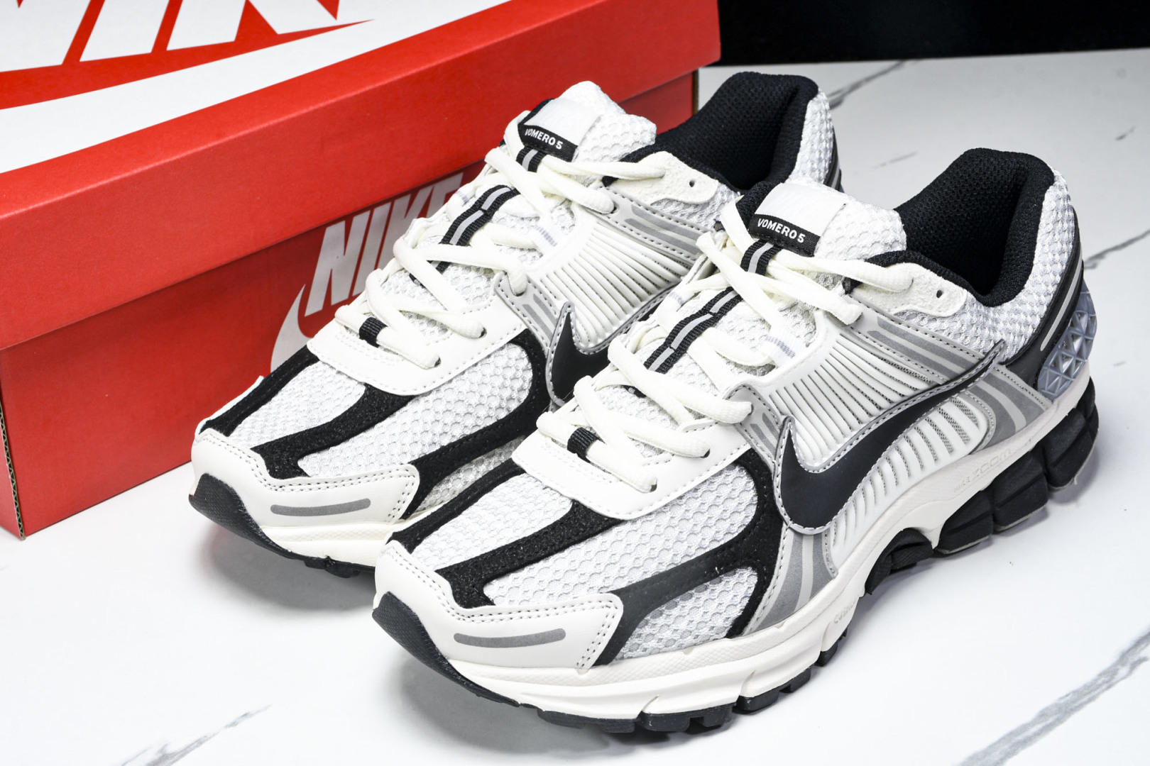  Nk Zoom Vomero 5 SP 佛莫罗5代系列经典复古休闲运动慢跑鞋 HQ1182-001 尺