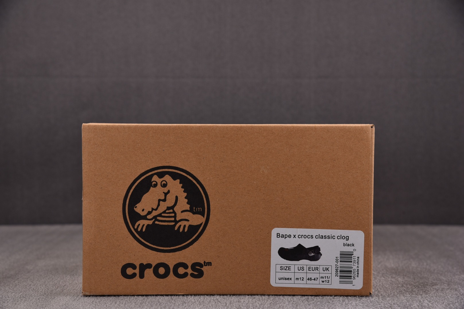  BAPE x Crocs Classic Clog 黑灰 尺码：M4（36-37） M5（37-38）
