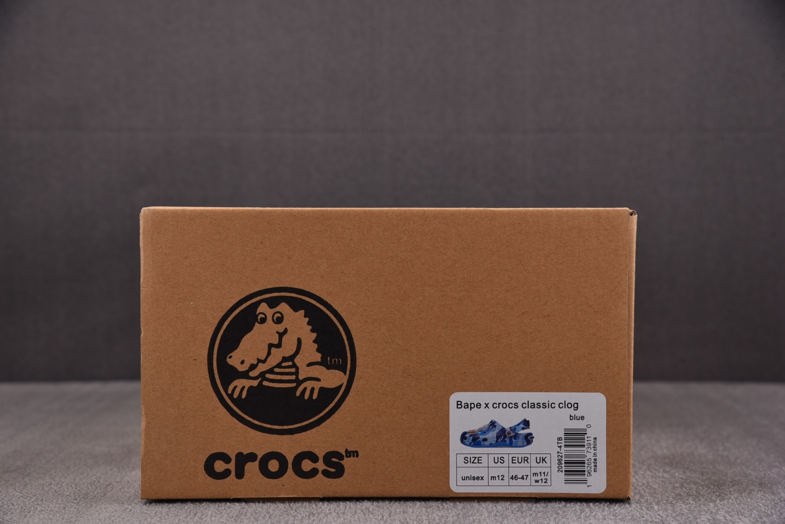  BAPE x Crocs Classic Clog 蓝色 尺码：M4（36-37） M5（37-38）