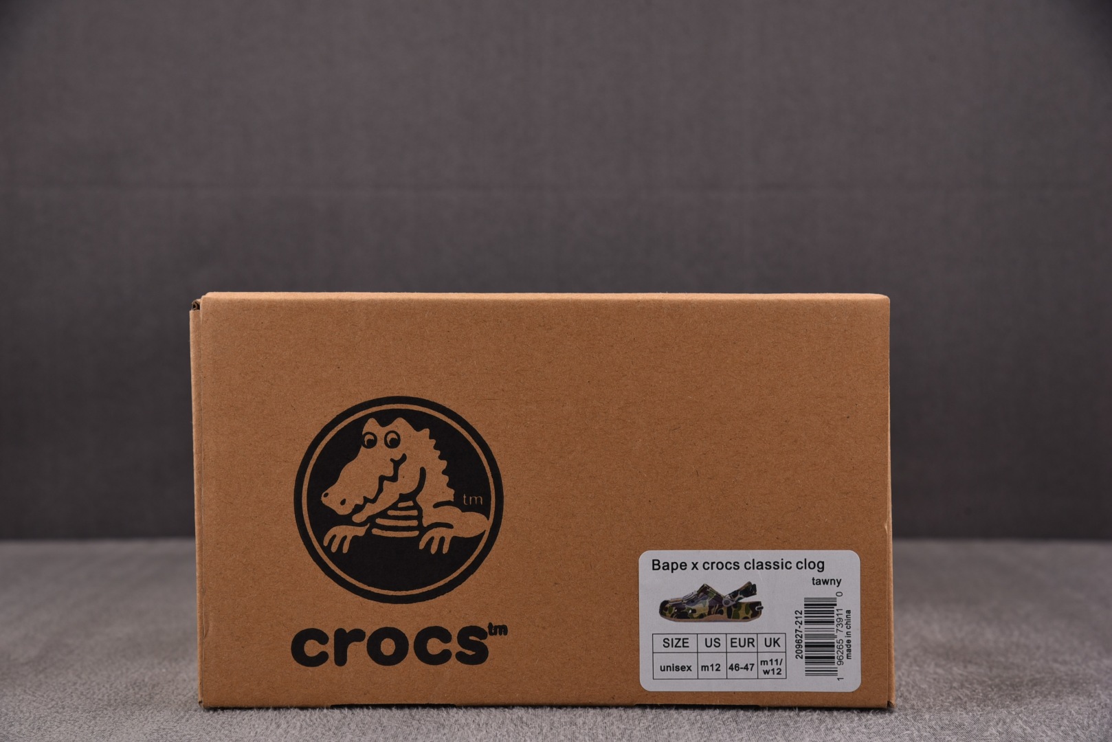  BAPE x Crocs Classic Clog 迷彩 尺码：M4（36-37） M5（37-38）