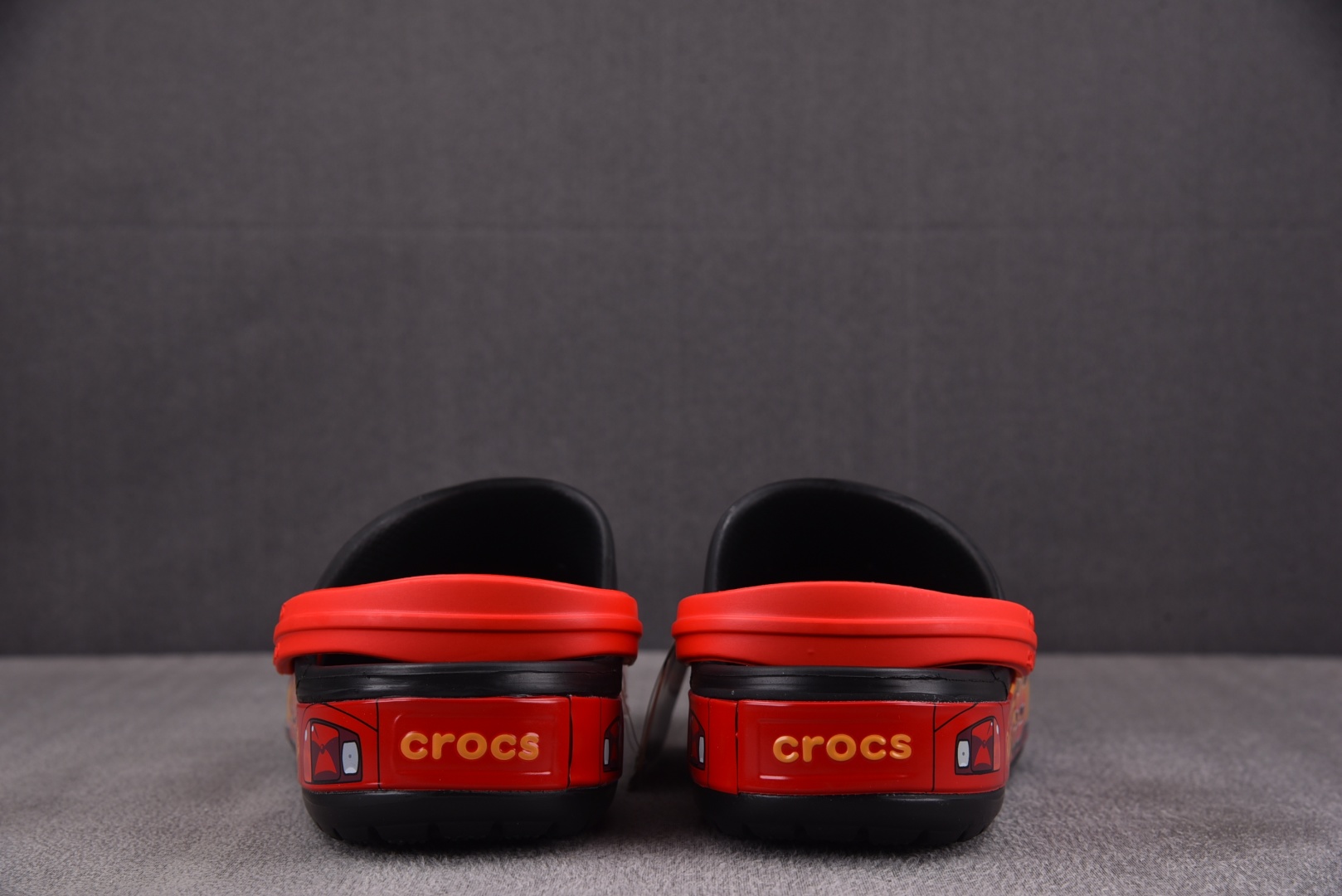  Crocs Classic Clog 趣味涂鸦 黑红 尺码：M4（36-37） M5（37-38） M