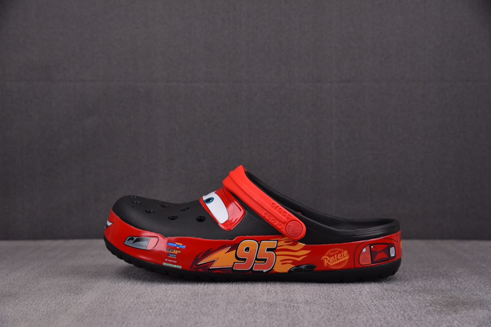  Crocs Classic Clog 趣味涂鸦 黑红 尺码：M4（36-37） M5（37-38） M