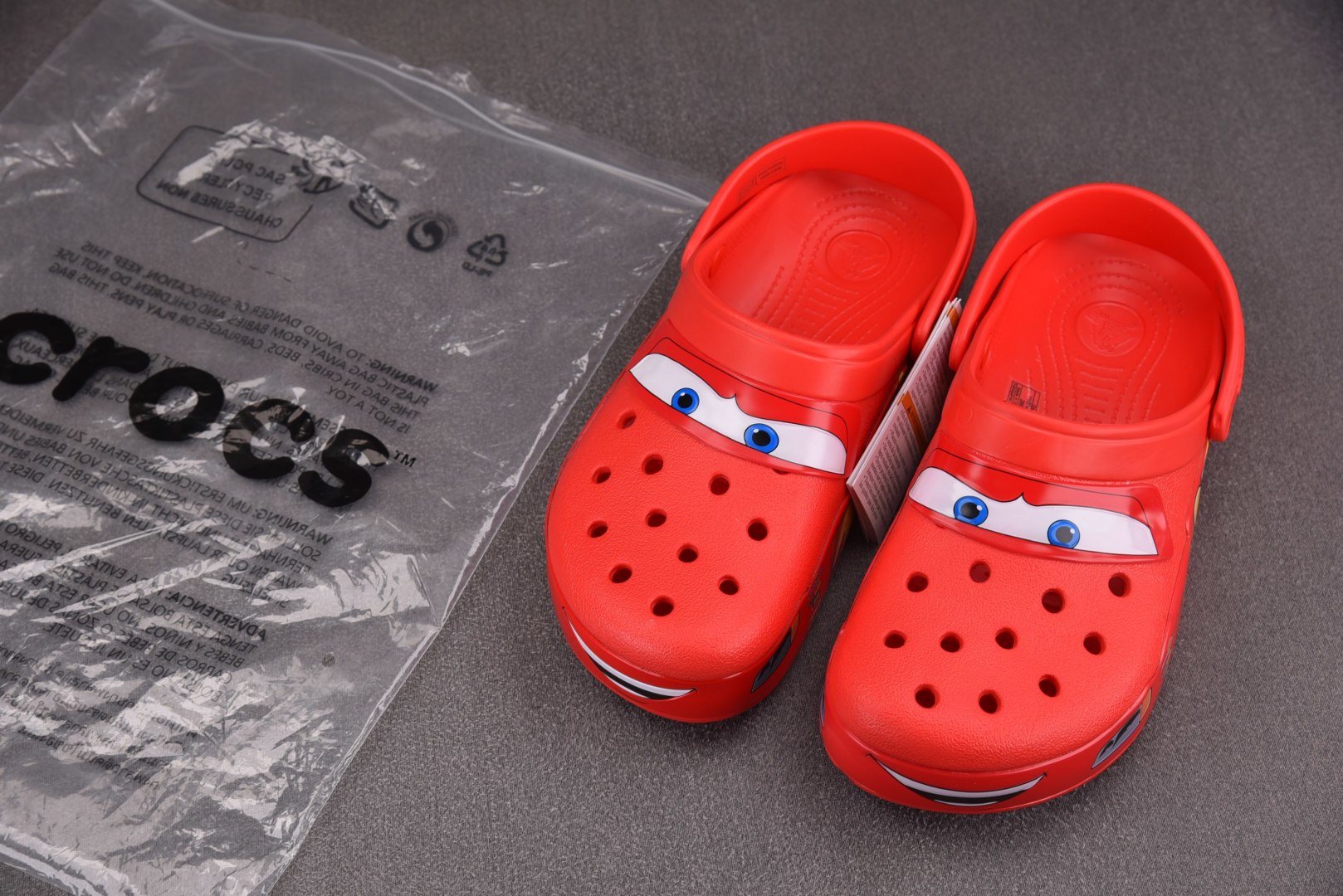  Crocs Classic Clog 趣味涂鸦 红色 尺码：M4（36-37） M5（37-38） M