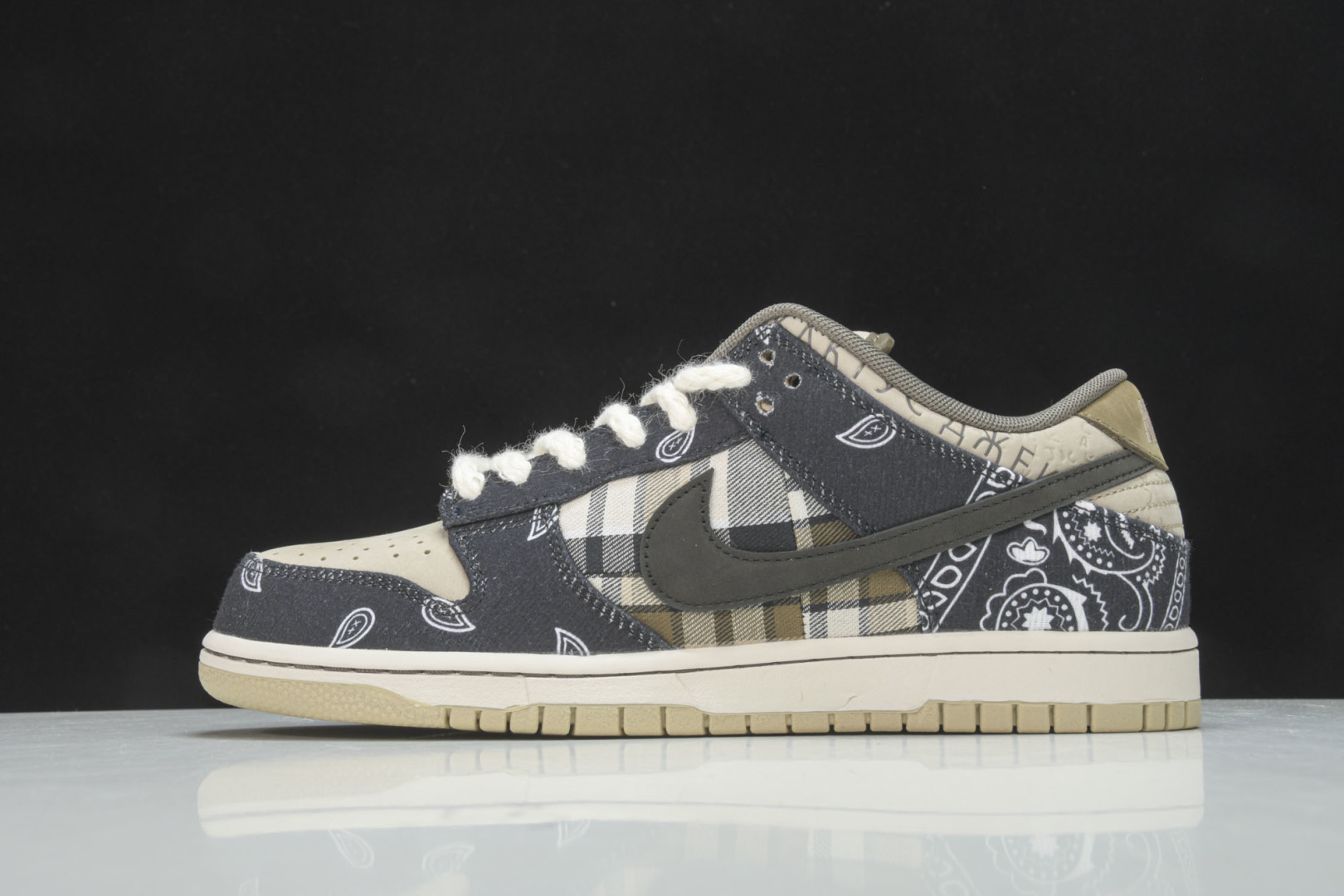 Dunk腰果花 尺码：36-47.5

纯原版出品-Travis Scott x Nike SB Dun