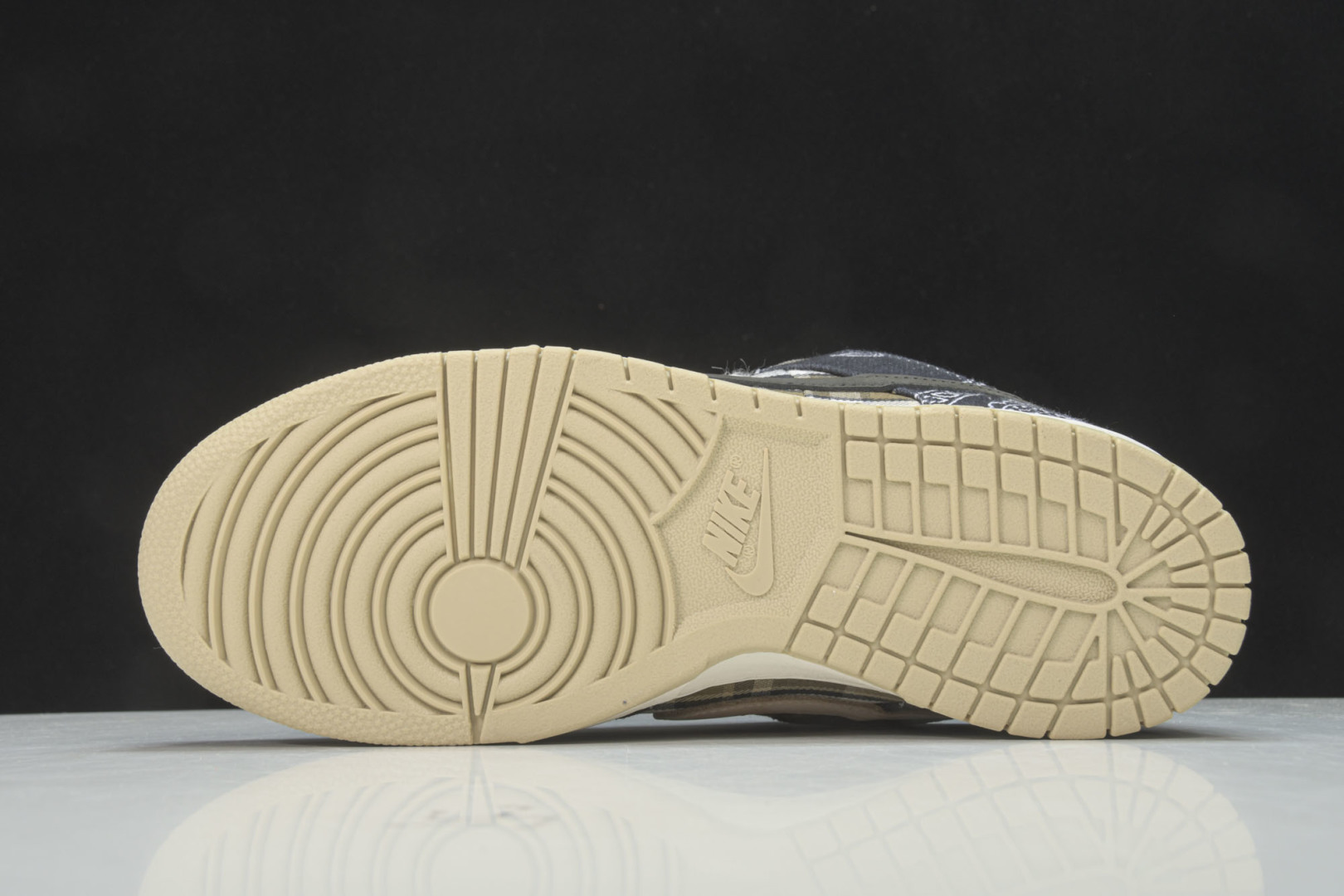 Dunk腰果花 尺码：36-47.5

纯原版出品-Travis Scott x Nike SB Dun