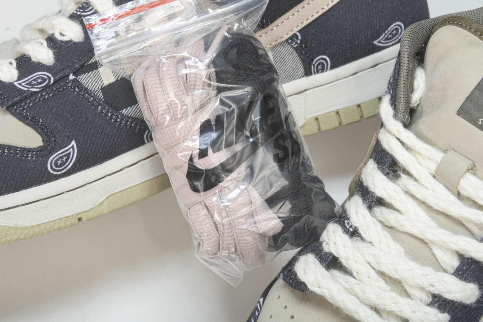 Dunk腰果花 尺码：36-47.5

纯原版出品-Travis Scott x Nike SB Dun