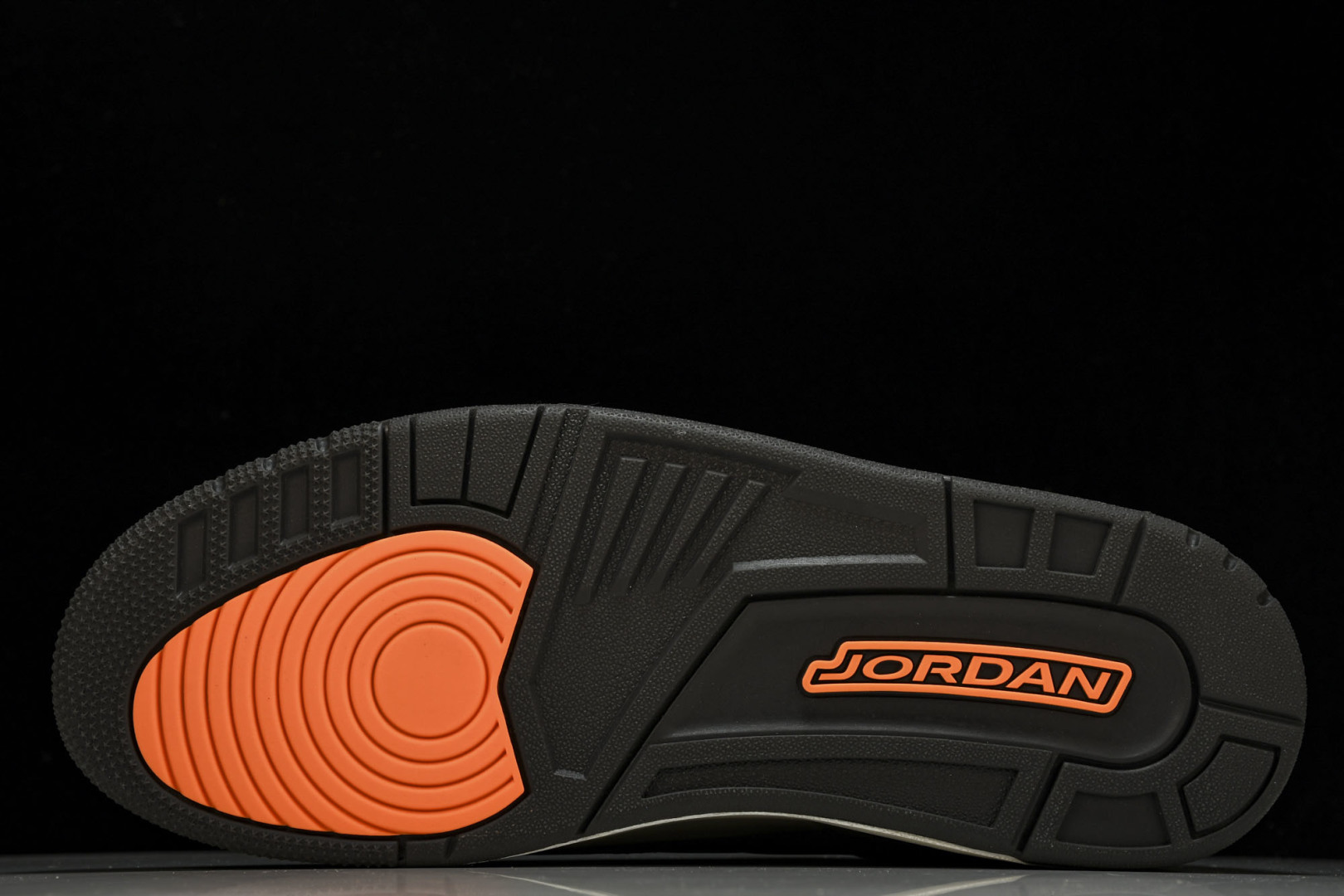 AJ3恐惧 鞋码40-48.5

纯原出品-Air Jordan AJ3 Retro 恐惧 CT8532