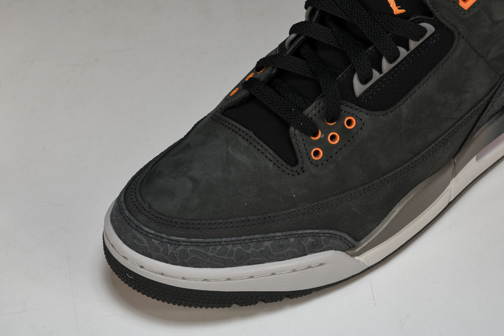 AJ3恐惧 鞋码40-48.5

纯原出品-Air Jordan AJ3 Retro 恐惧 CT8532
