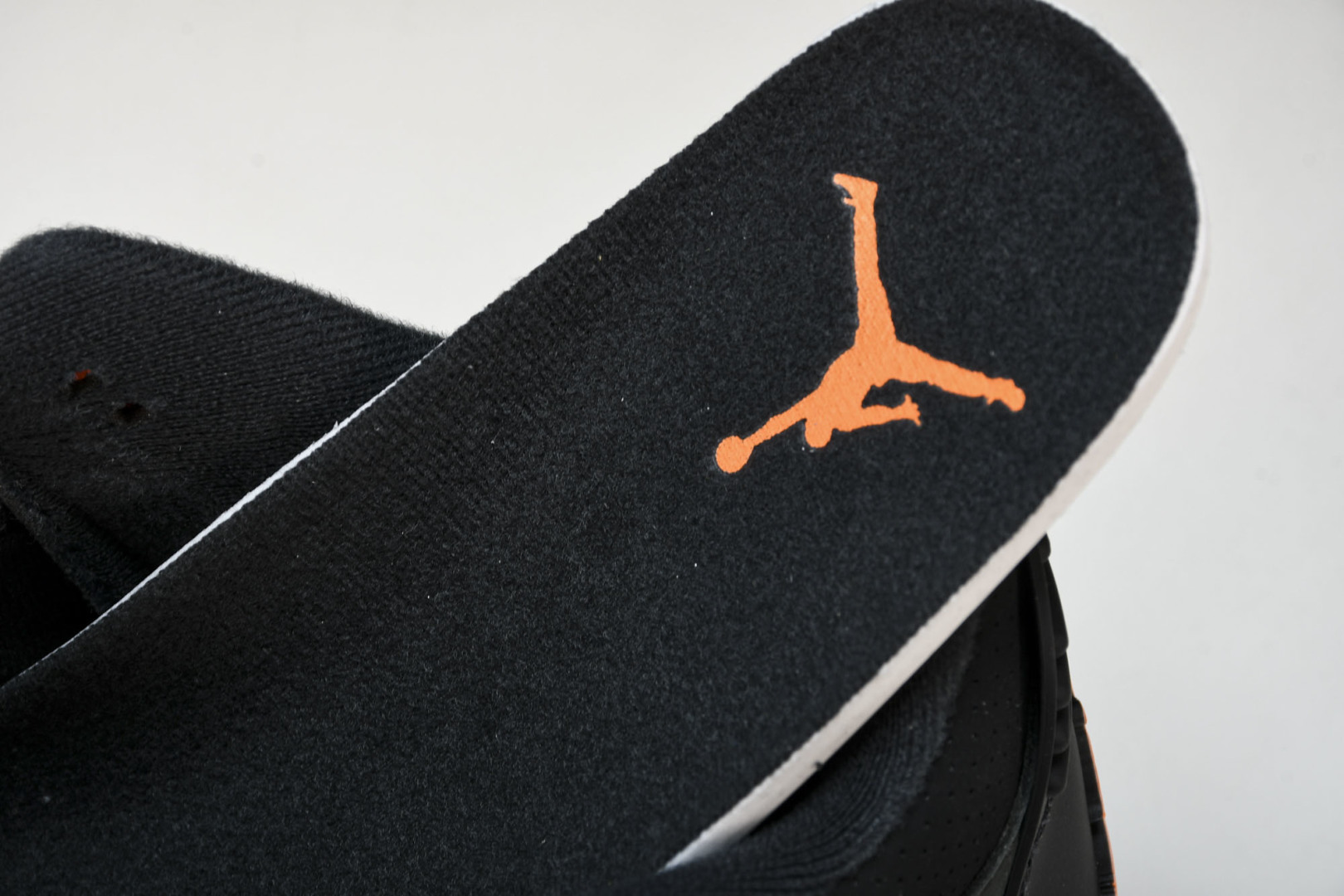 AJ3恐惧 鞋码40-48.5

纯原出品-Air Jordan AJ3 Retro 恐惧 CT8532