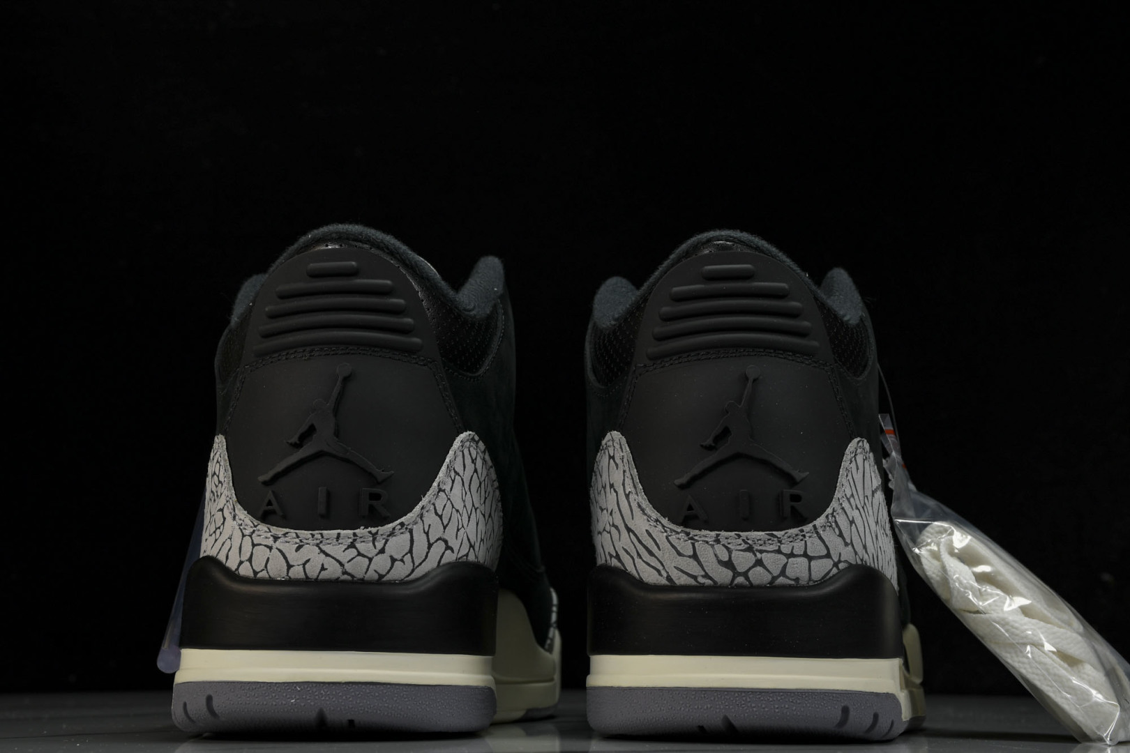 AJ3黑色 尺码36-47.5

纯原-WMNS Air Jordan 3“Off Noir”黑色 CK