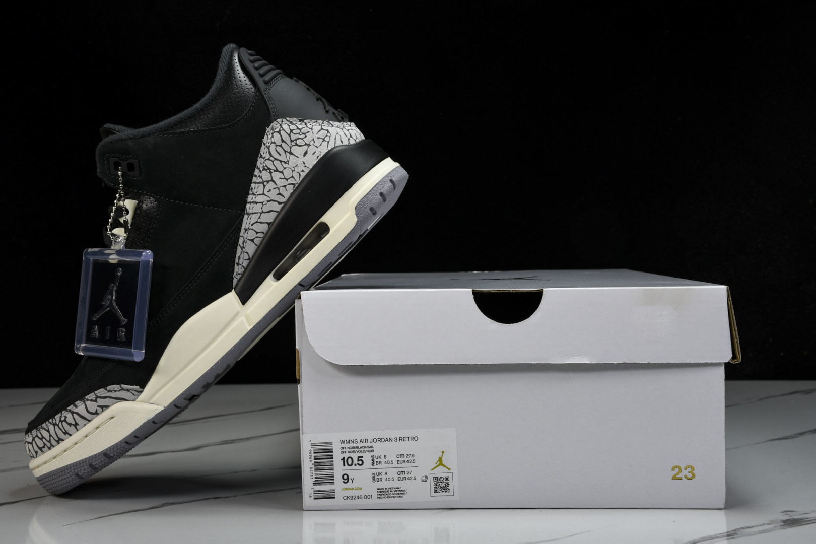 AJ3黑色 尺码36-47.5

纯原-WMNS Air Jordan 3“Off Noir”黑色 CK