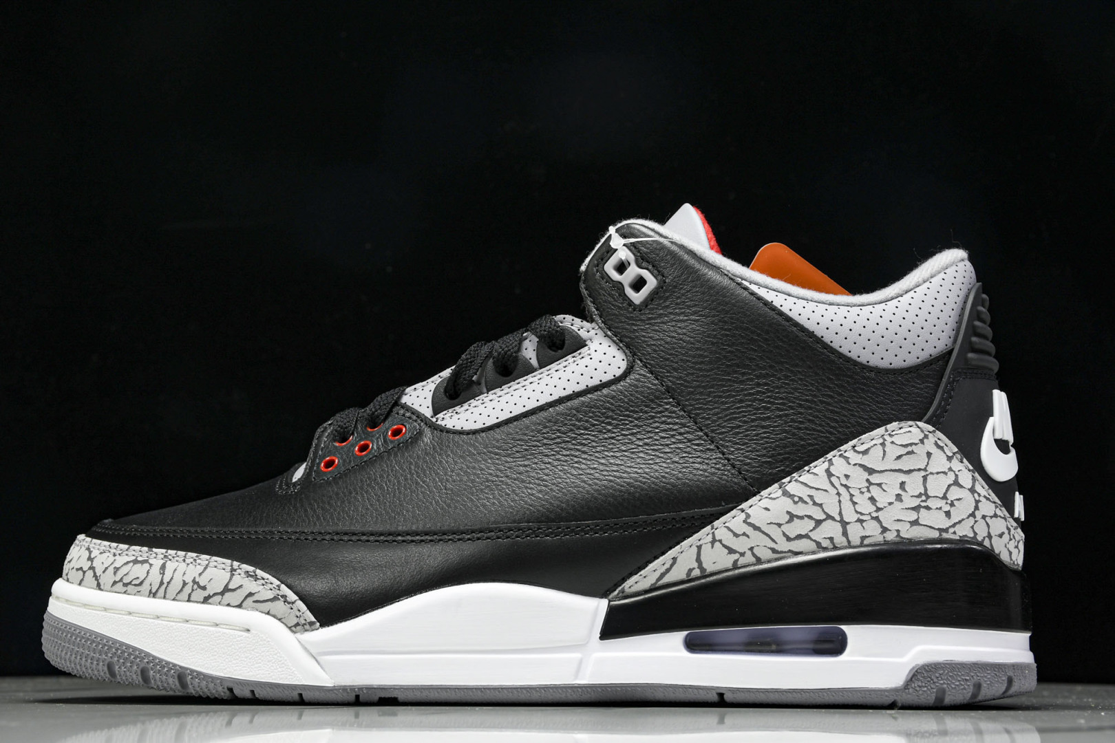 AJ3 尺码40-48.5

纯原版出品-Air Jordan 3 Retro OG Black Cem