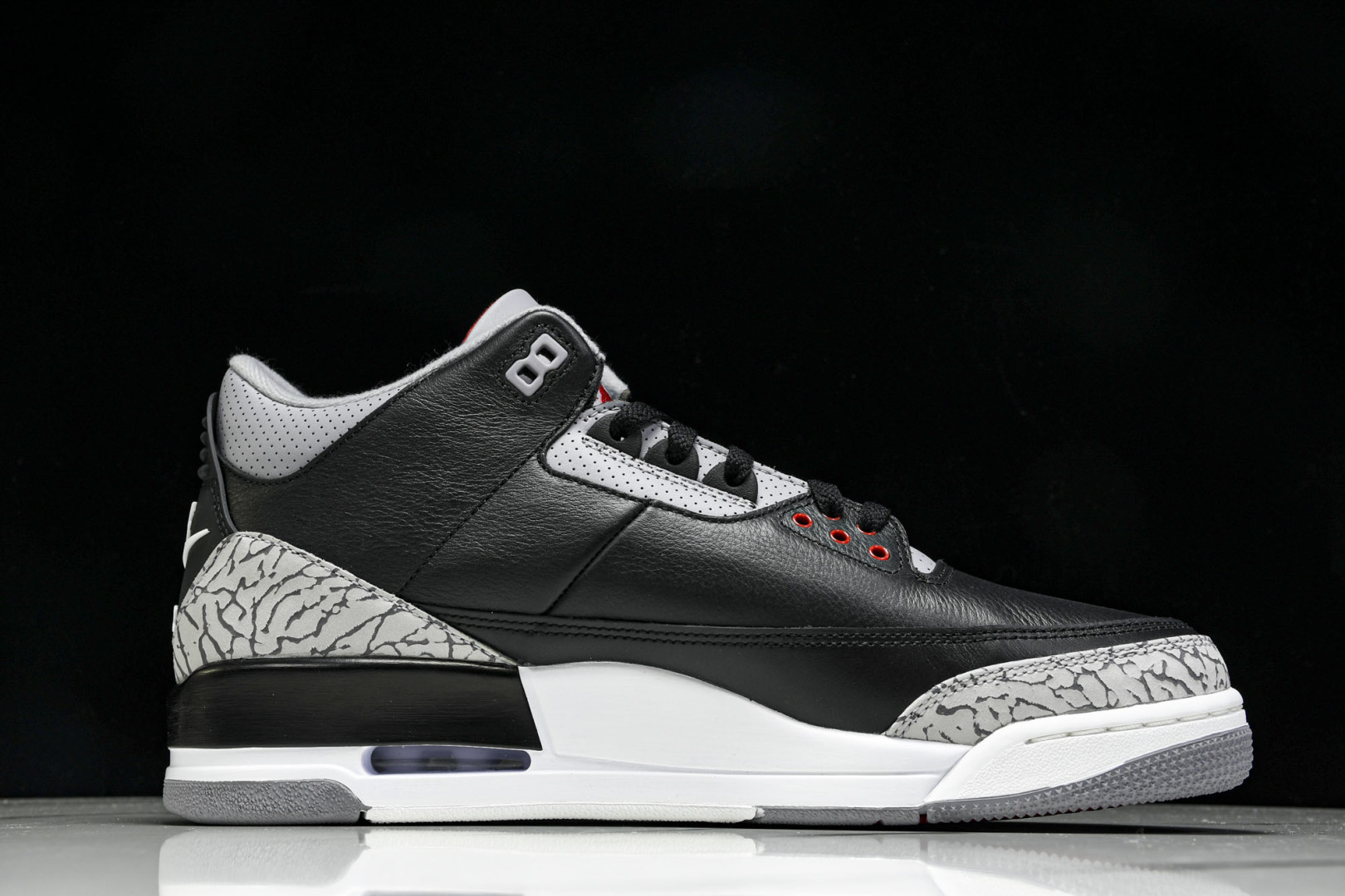 AJ3 尺码40-48.5

纯原版出品-Air Jordan 3 Retro OG Black Cem
