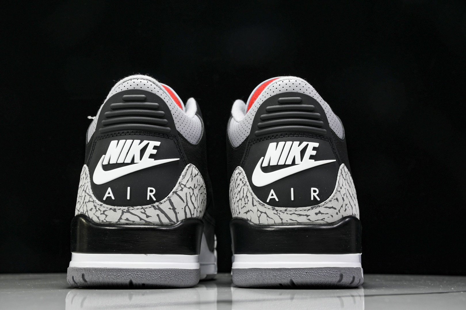 AJ3 尺码40-48.5

纯原版出品-Air Jordan 3 Retro OG Black Cem