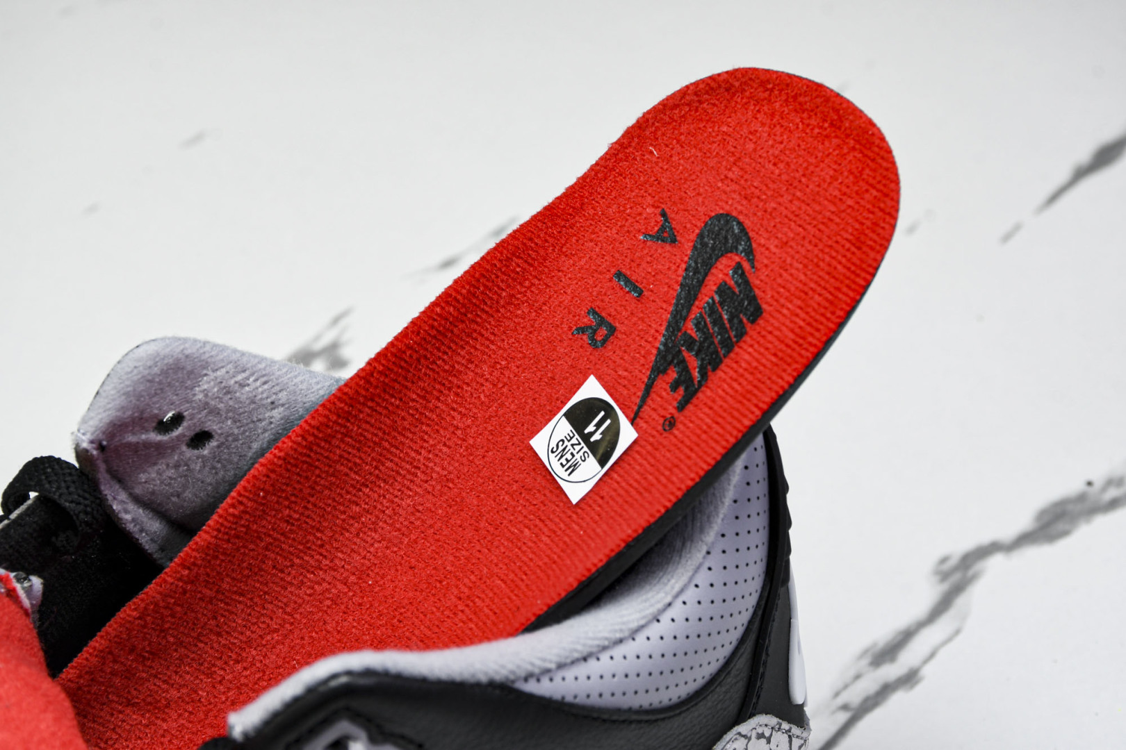 AJ3 尺码40-48.5

纯原版出品-Air Jordan 3 Retro OG Black Cem