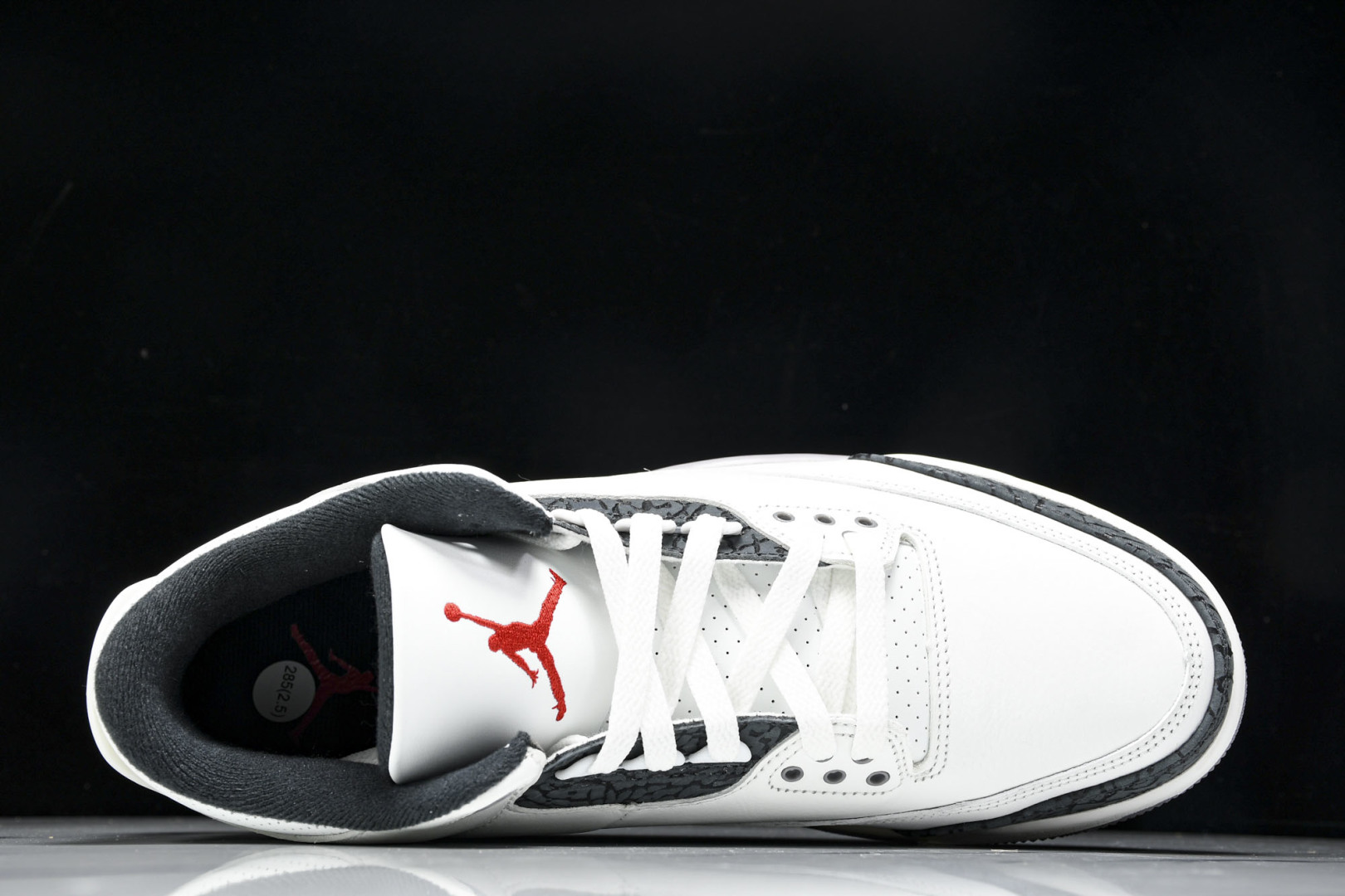 AJ3白灰黑 尺码：40-48.5

纯原版出品-Air Jordan 3 Retro 白灰黑 CT85