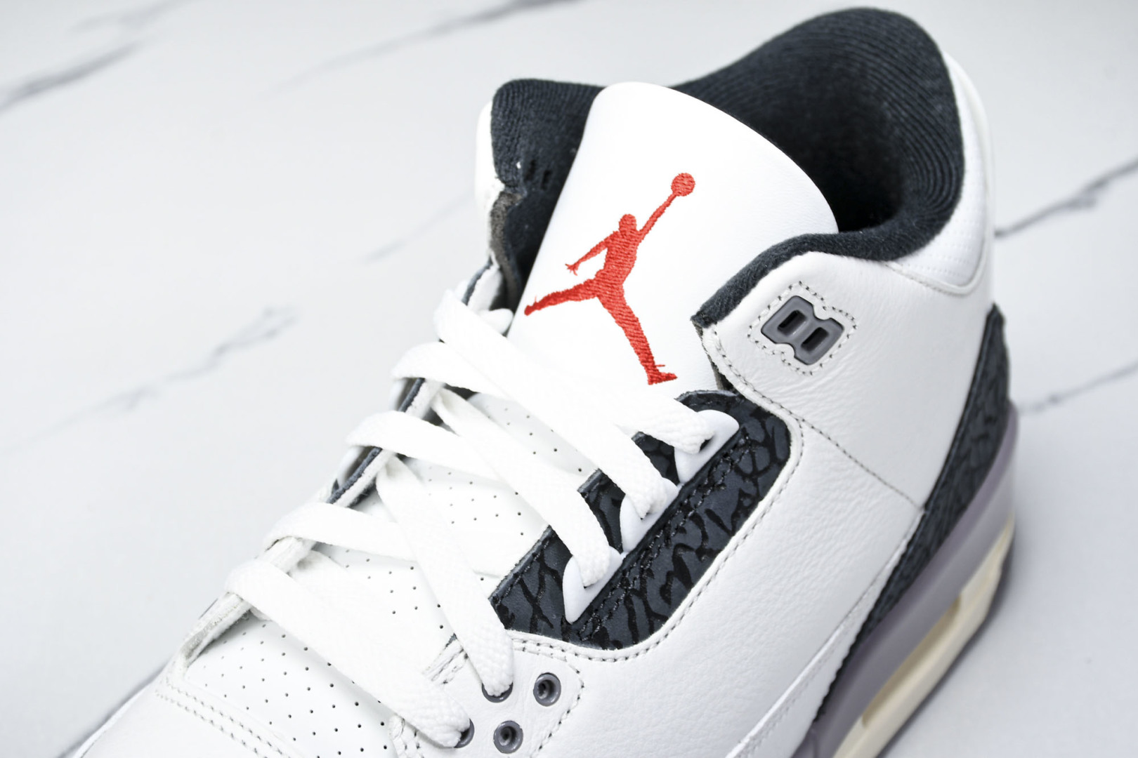 AJ3白灰黑 尺码：40-48.5

纯原版出品-Air Jordan 3 Retro 白灰黑 CT85