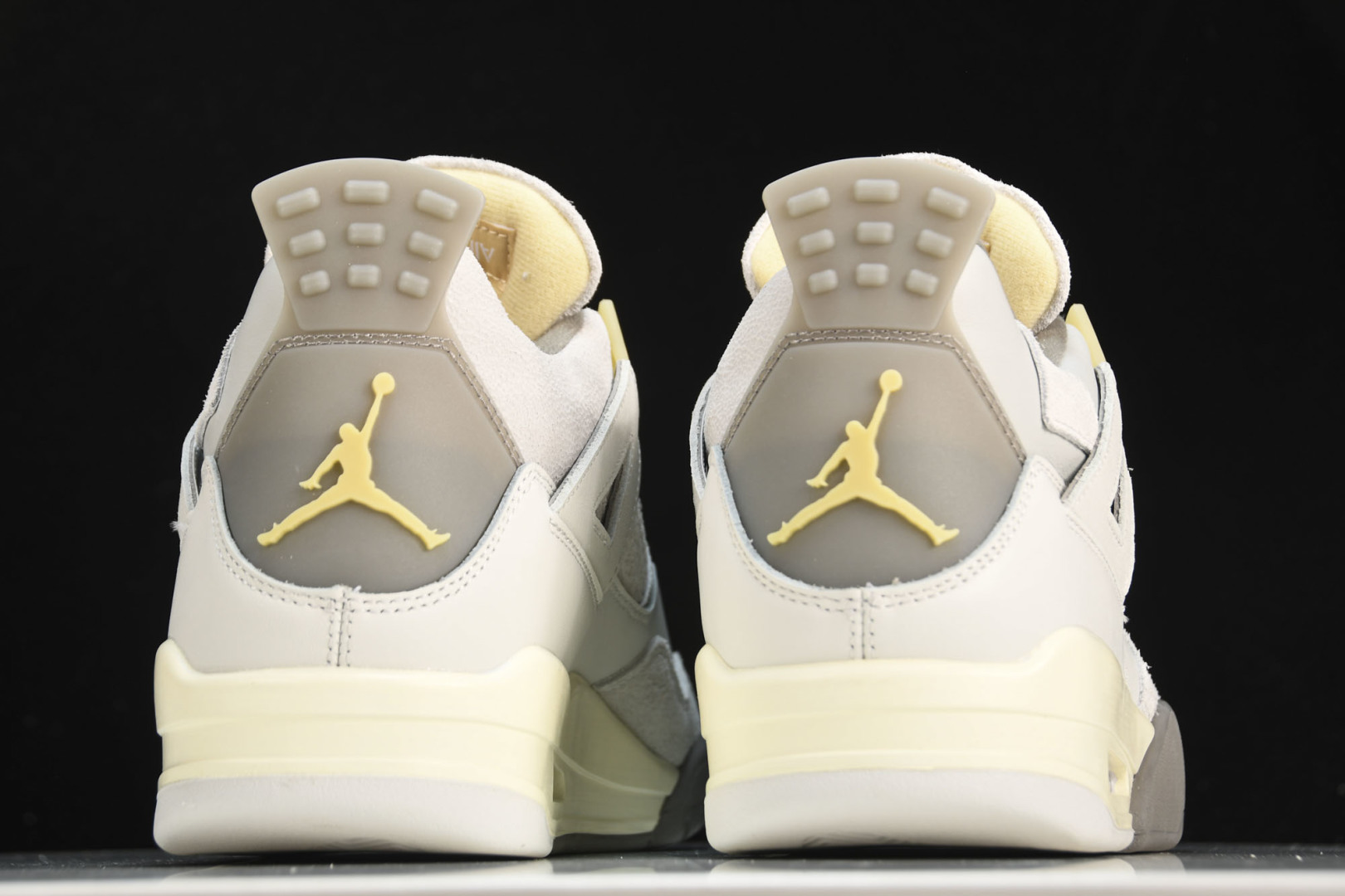 AJ4 灰兔子 鞋码40-47.5

纯原版出品-Air Jordan 4 SE“Craft”AJ4 灰
