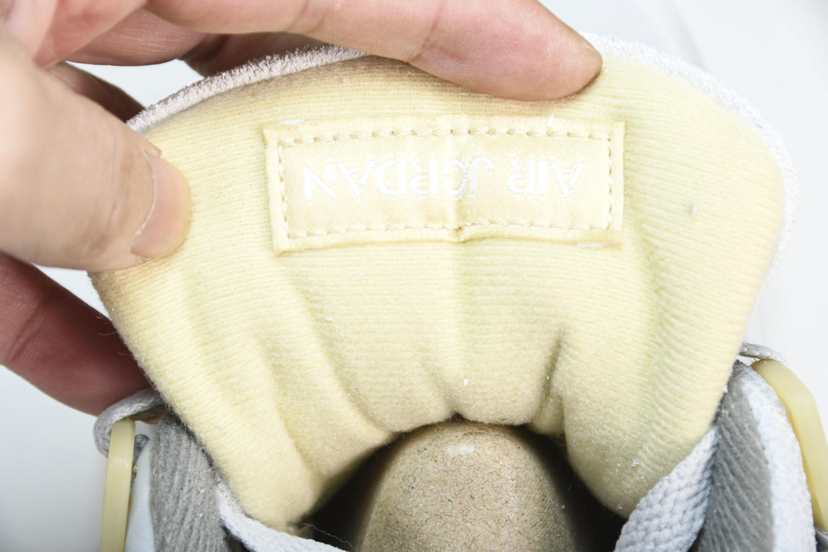 AJ4 灰兔子 鞋码40-47.5

纯原版出品-Air Jordan 4 SE“Craft”AJ4 灰