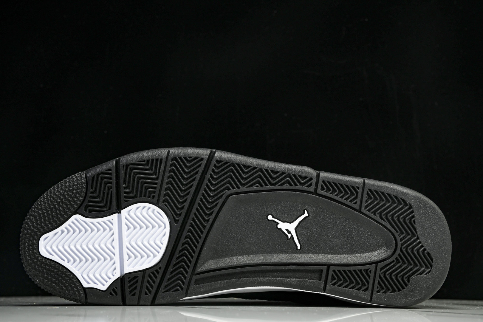 AJ4黑白 尺码40-48.5

纯原版出品-Air Jordan 4 Retro“White Thun