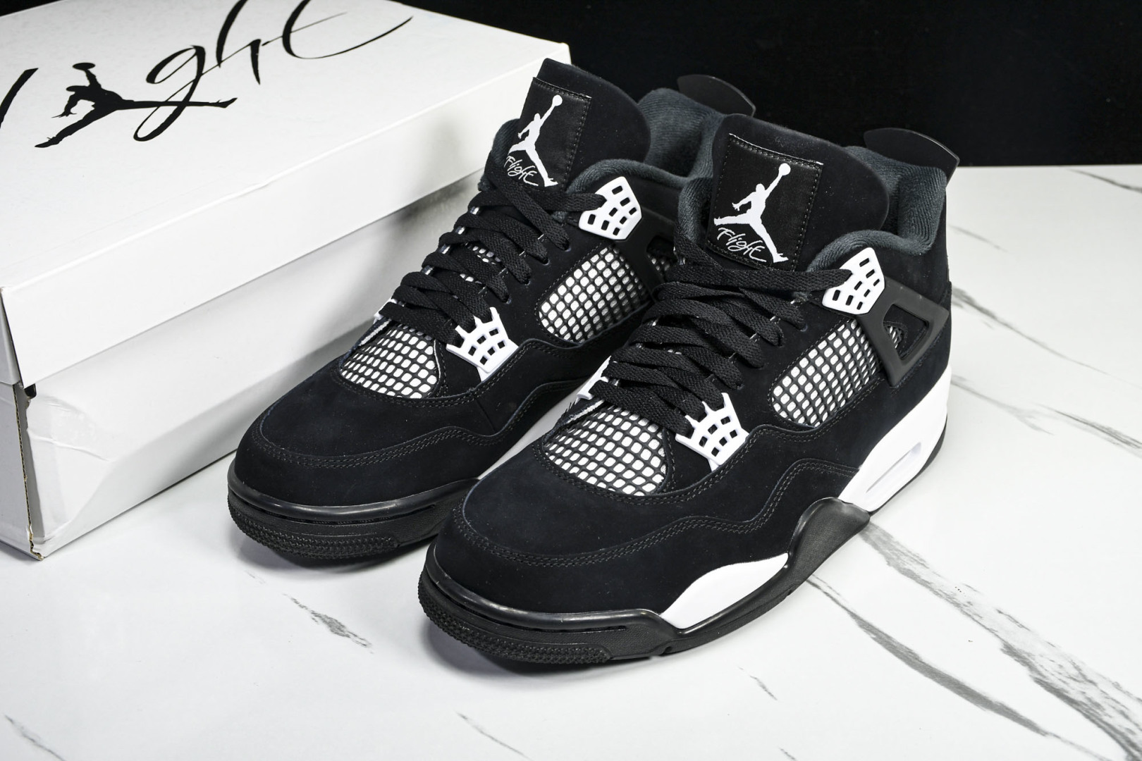 AJ4黑白 尺码40-48.5

纯原版出品-Air Jordan 4 Retro“White Thun