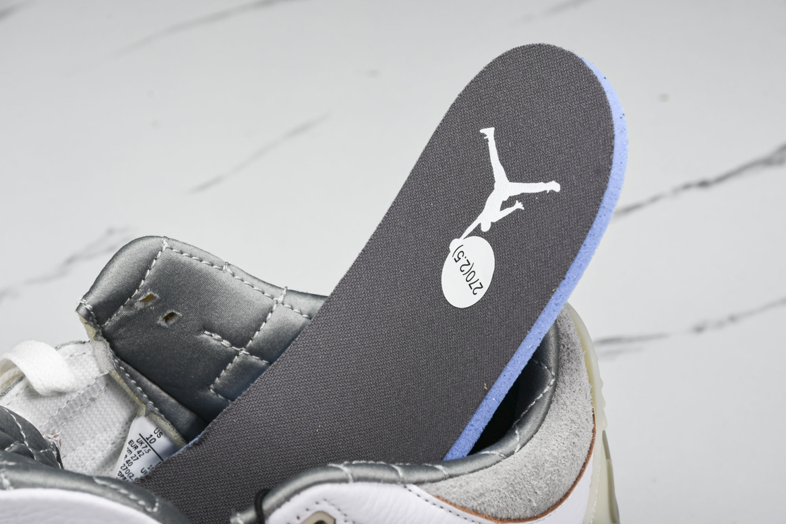 AJ3米白灰 鞋码：40-48.5

纯原版出品-A Ma Maniére x Air Jordan 3