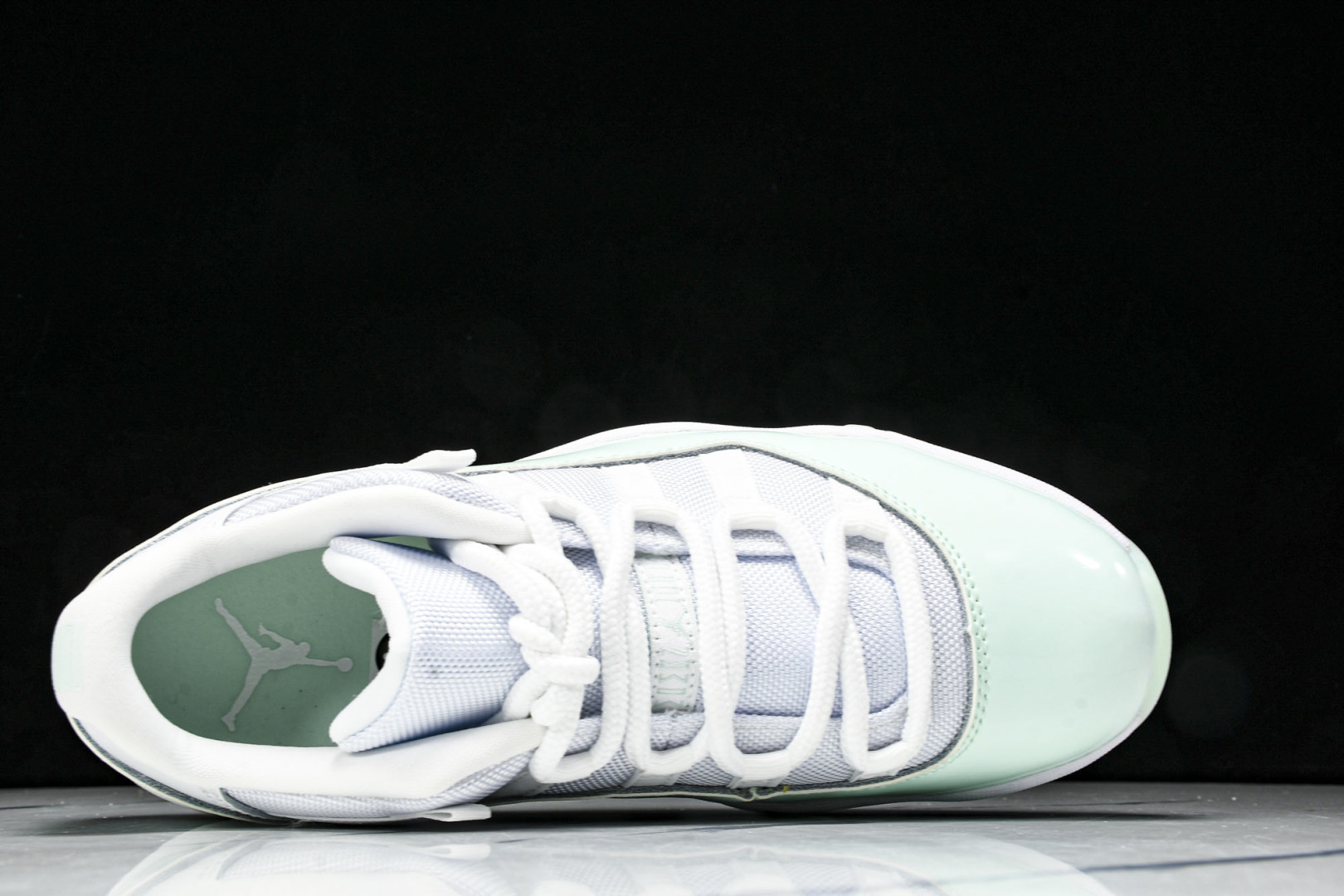 AJ11薄荷绿 尺码36-47.5

纯原版出品-Air Jordan 11 Low Lgloo AJ1